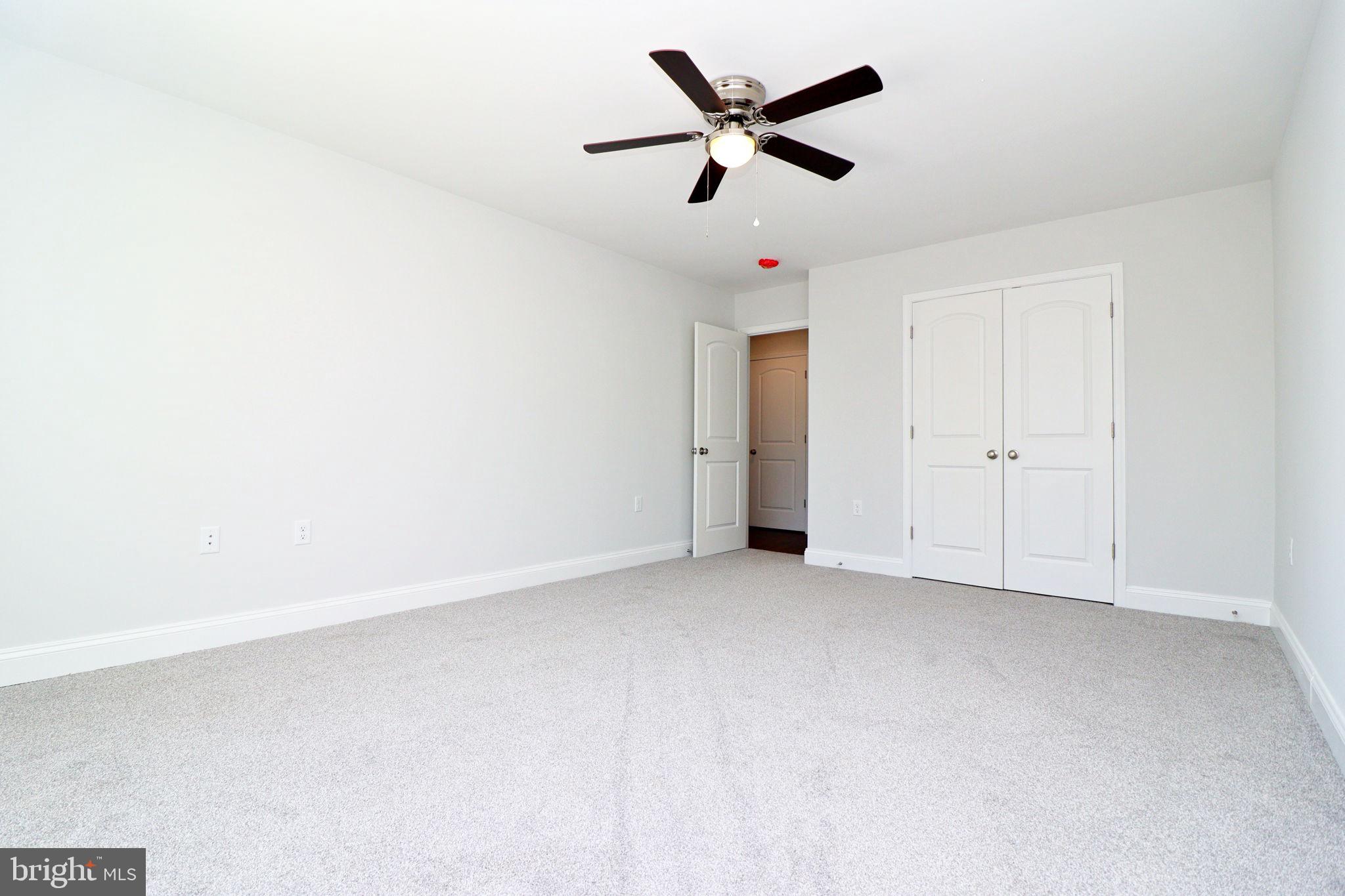 828 Washington Street St W