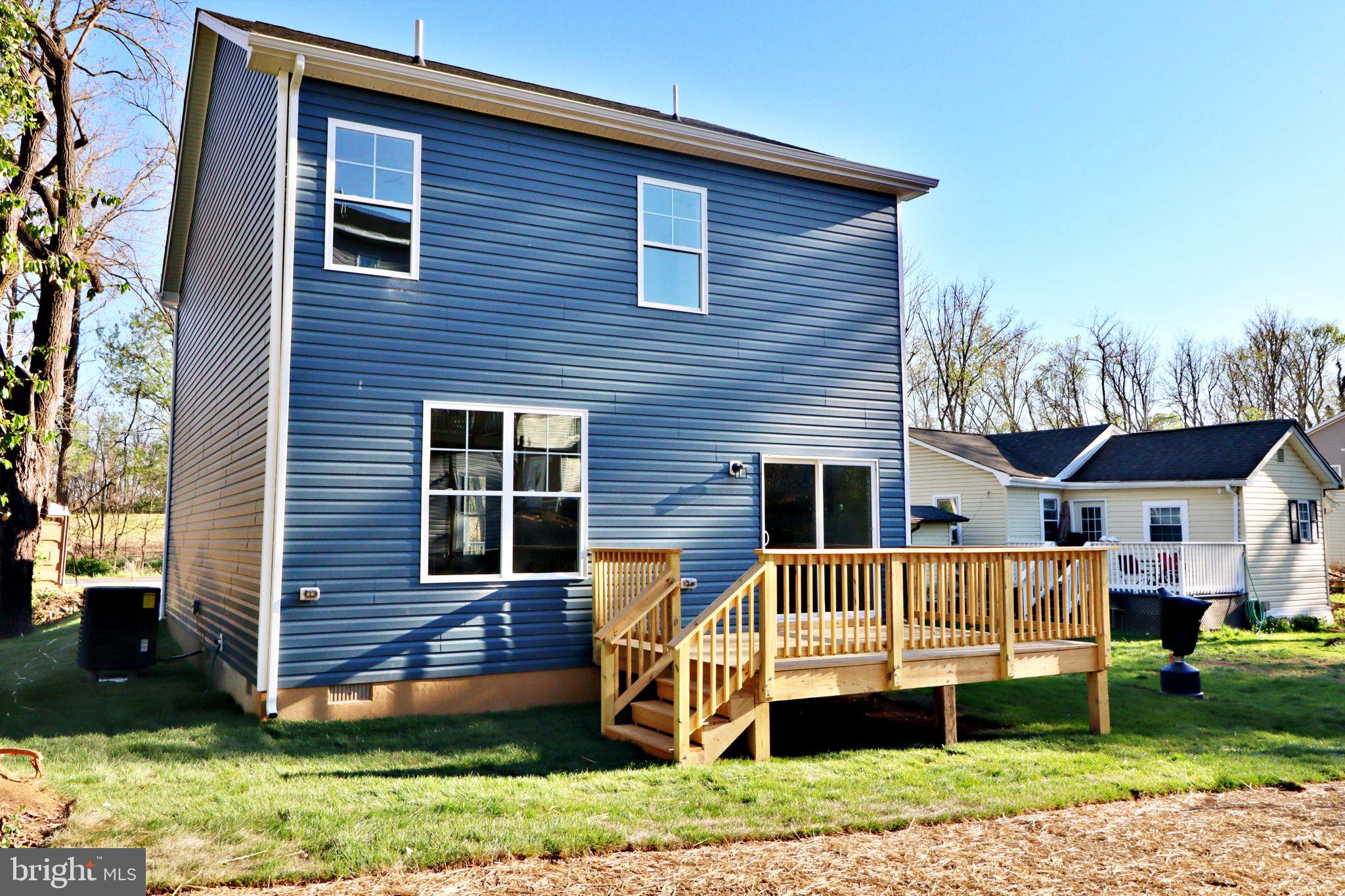 828 Washington Street St W