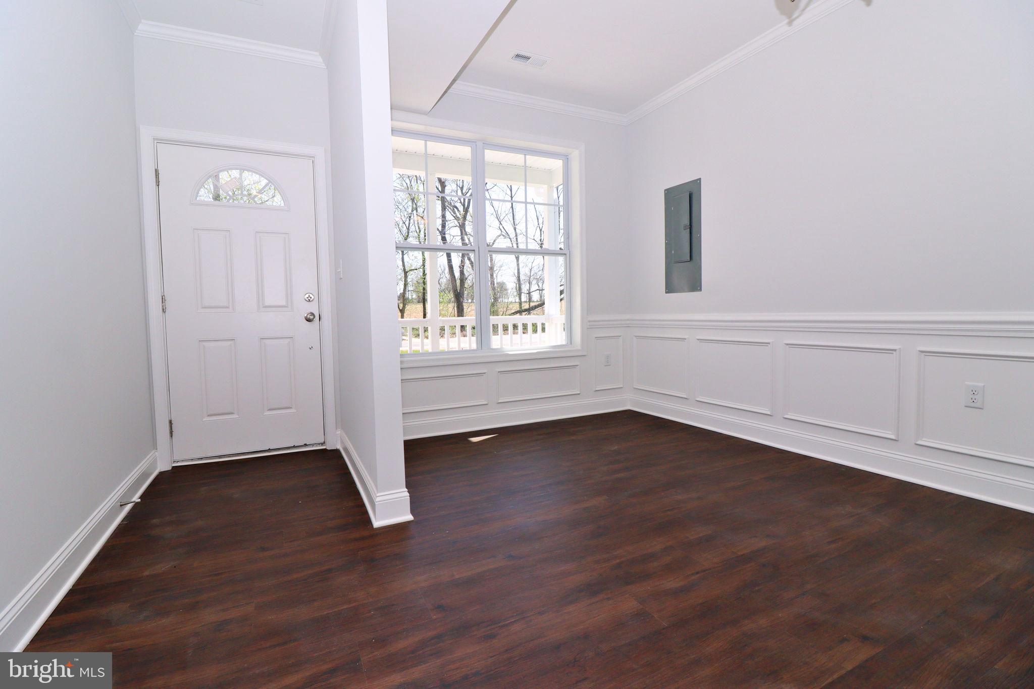 828 Washington Street St W