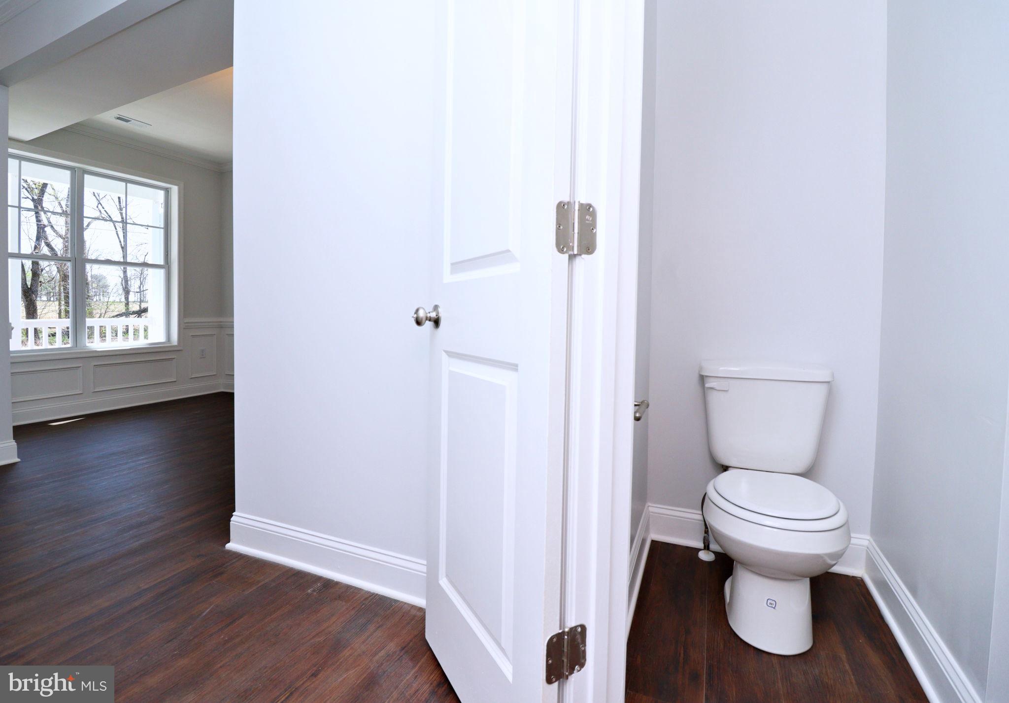 828 Washington Street St W