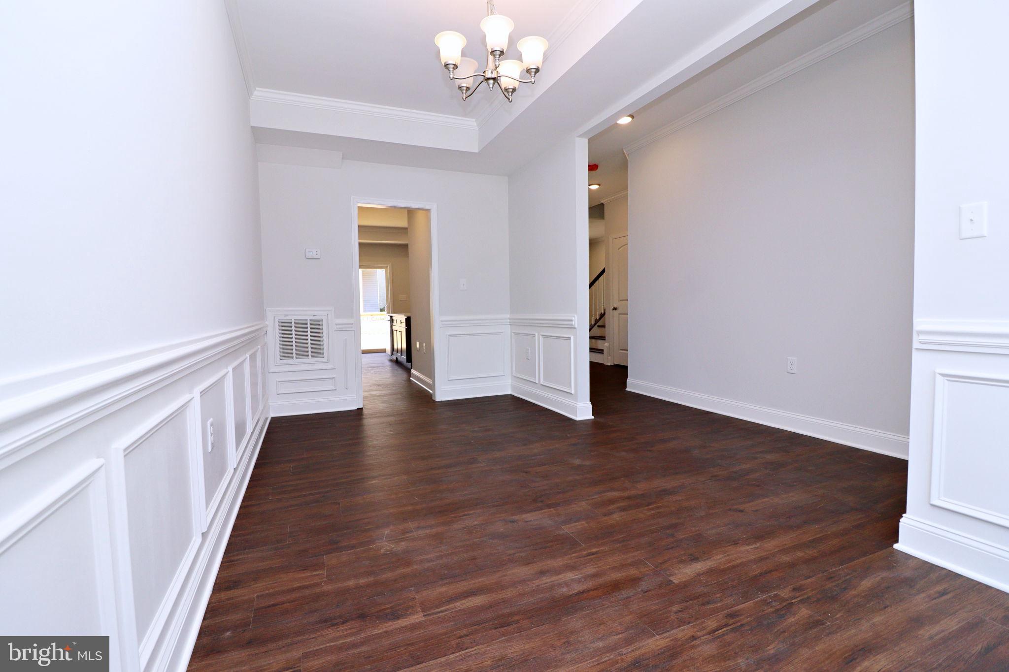 828 Washington Street St W