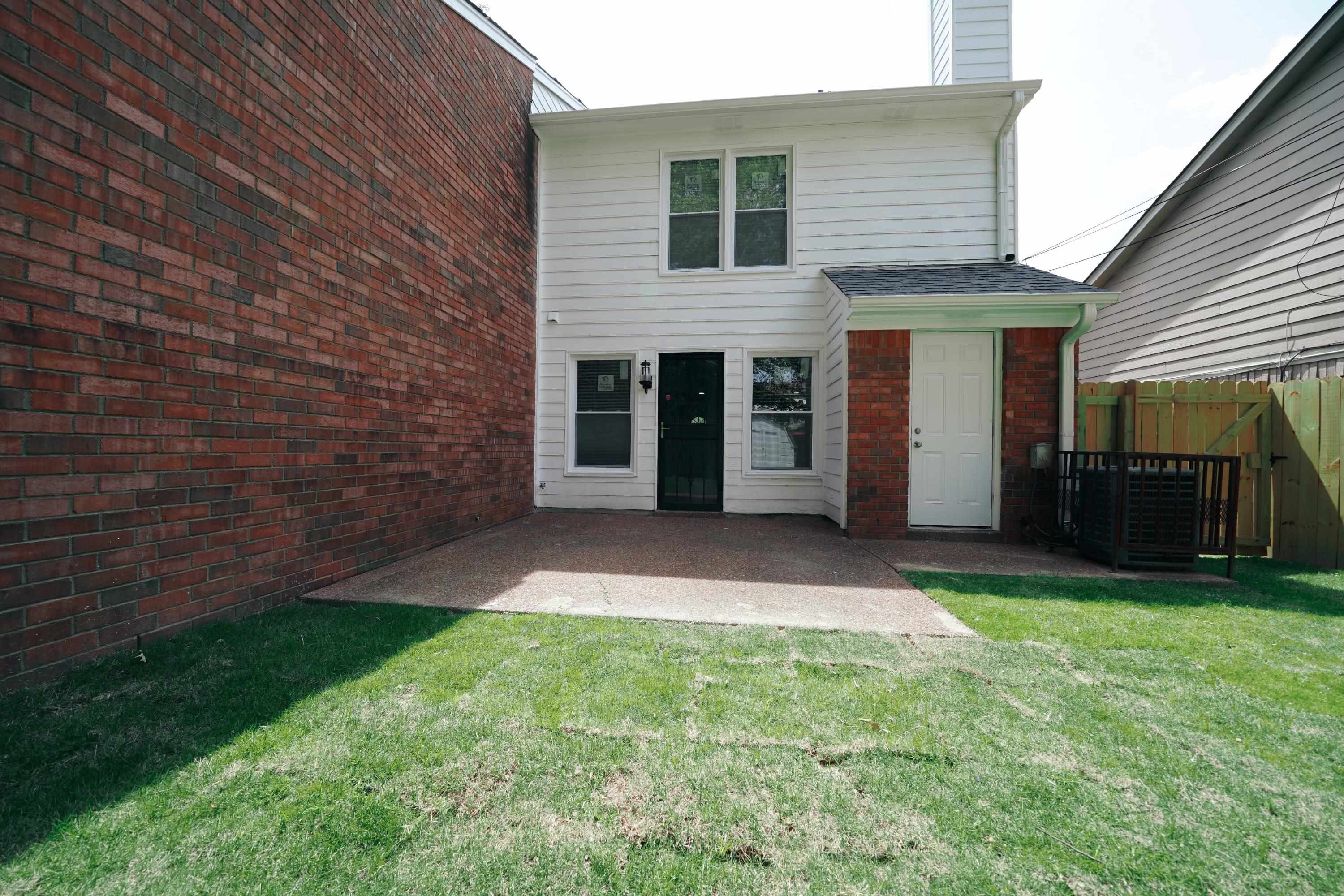 3530 BISHOPS GATE DR