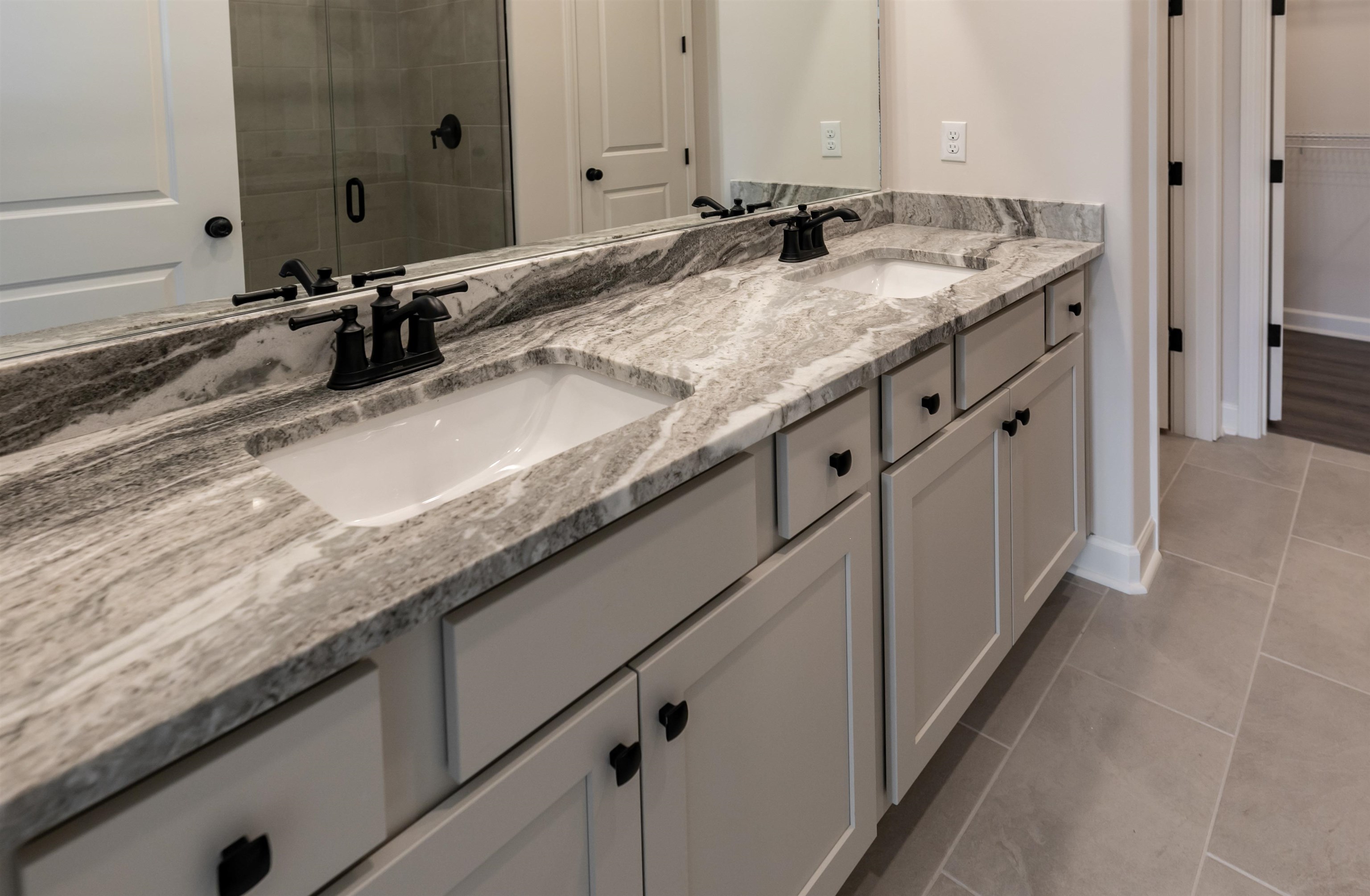 3025 BEDFORDSHIRE CV Unit: 57