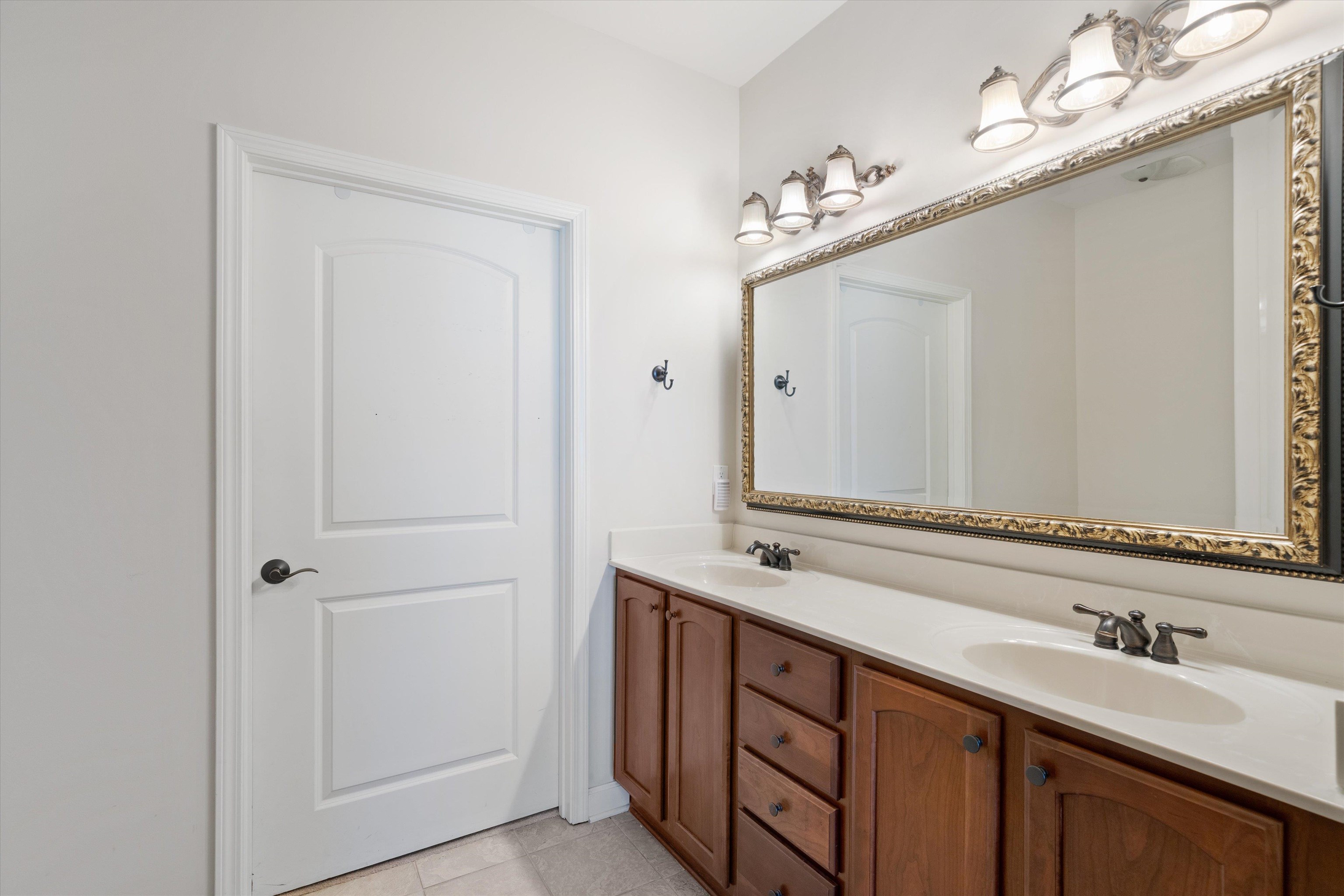 1427 ALYDAR DR Unit: 33