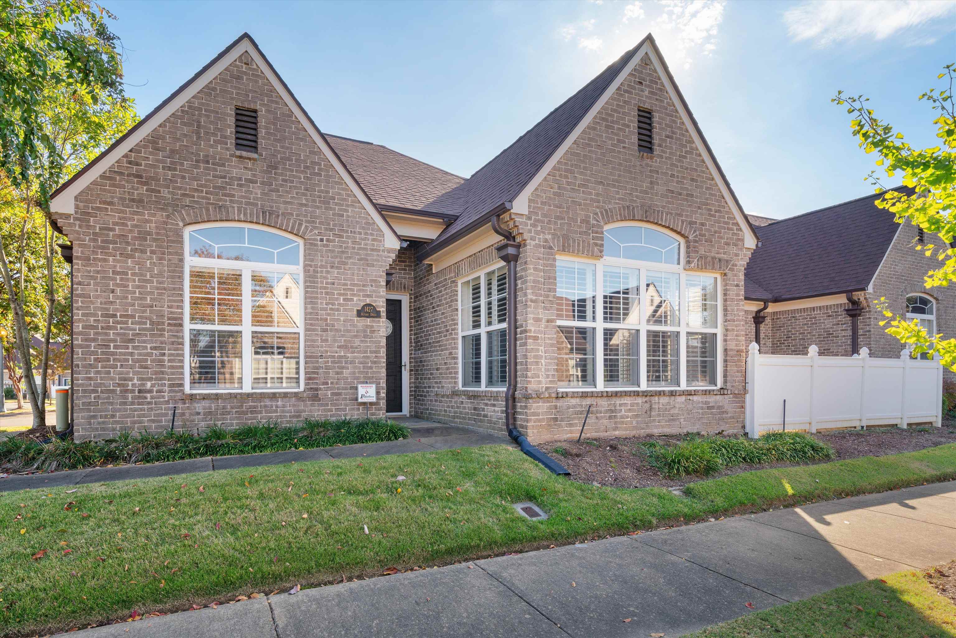 1427 ALYDAR DR Unit: 33