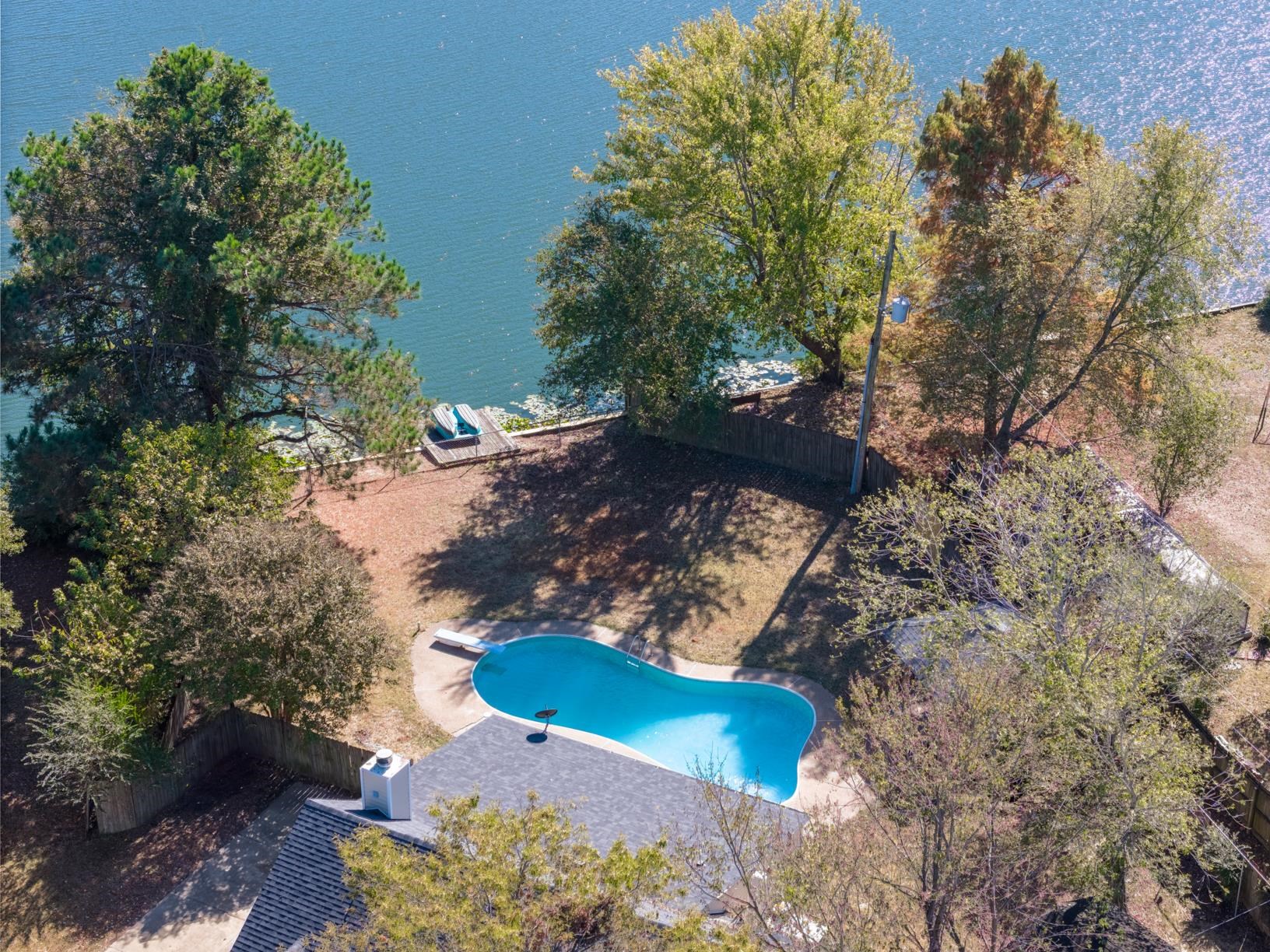 2590 LAKE COUNTRY CV