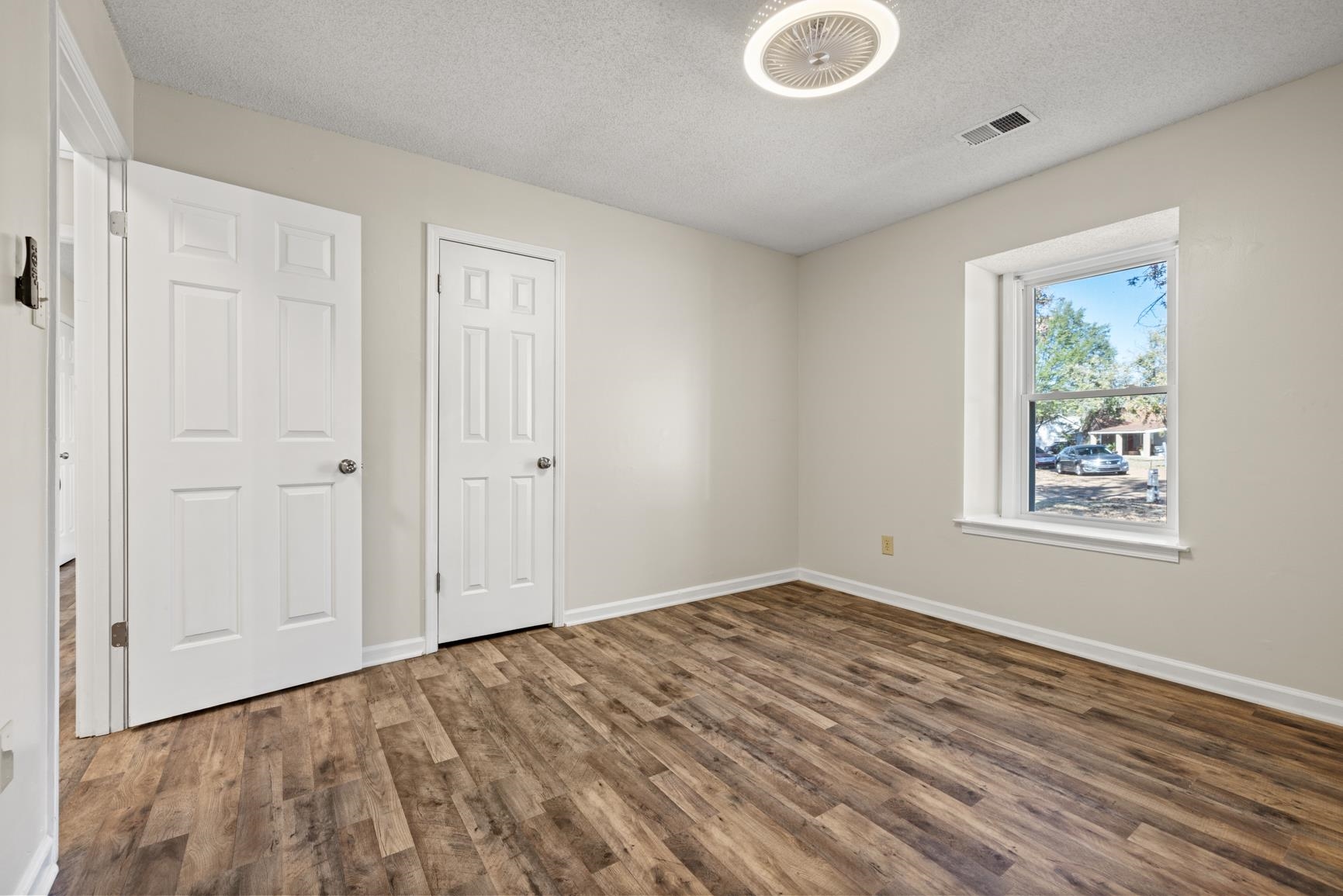 2590 LAKE COUNTRY CV