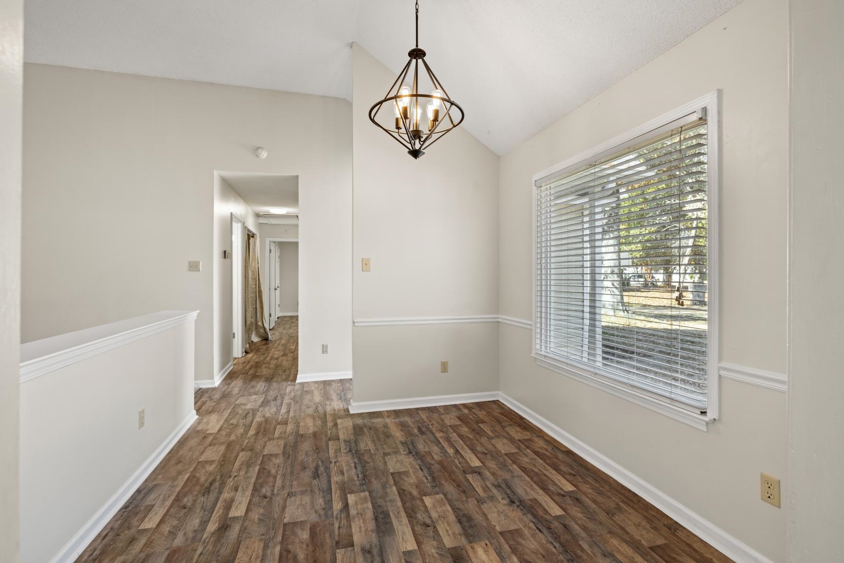 2590 LAKE COUNTRY CV