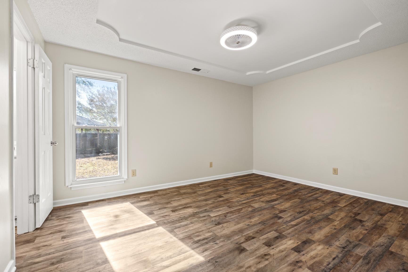 2590 LAKE COUNTRY CV