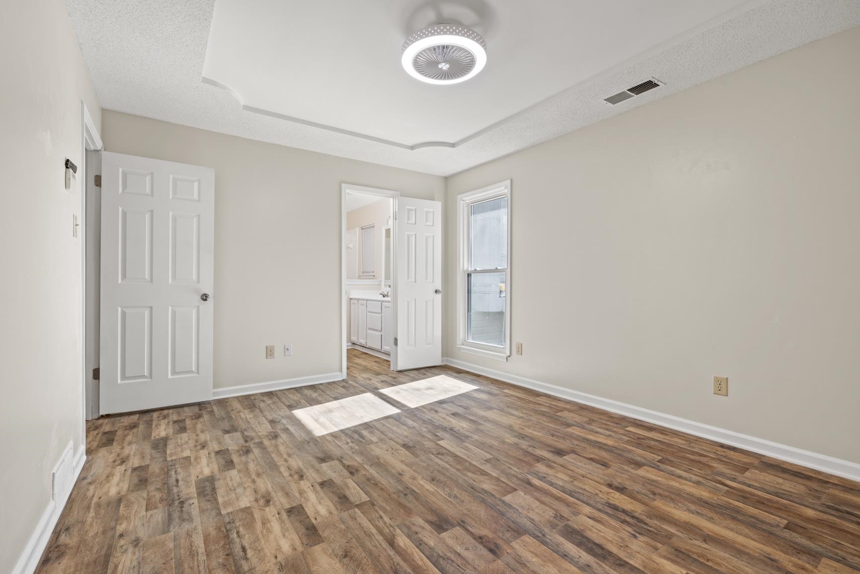 2590 LAKE COUNTRY CV