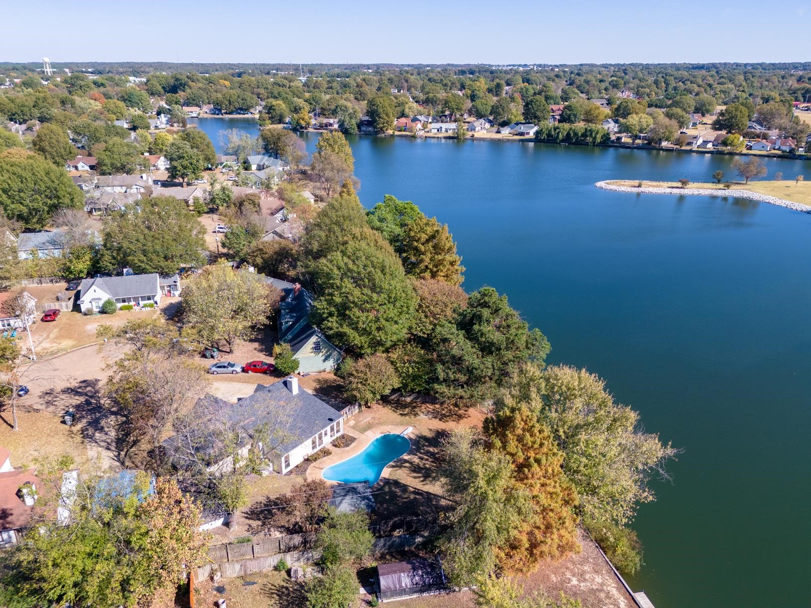 2590 LAKE COUNTRY CV