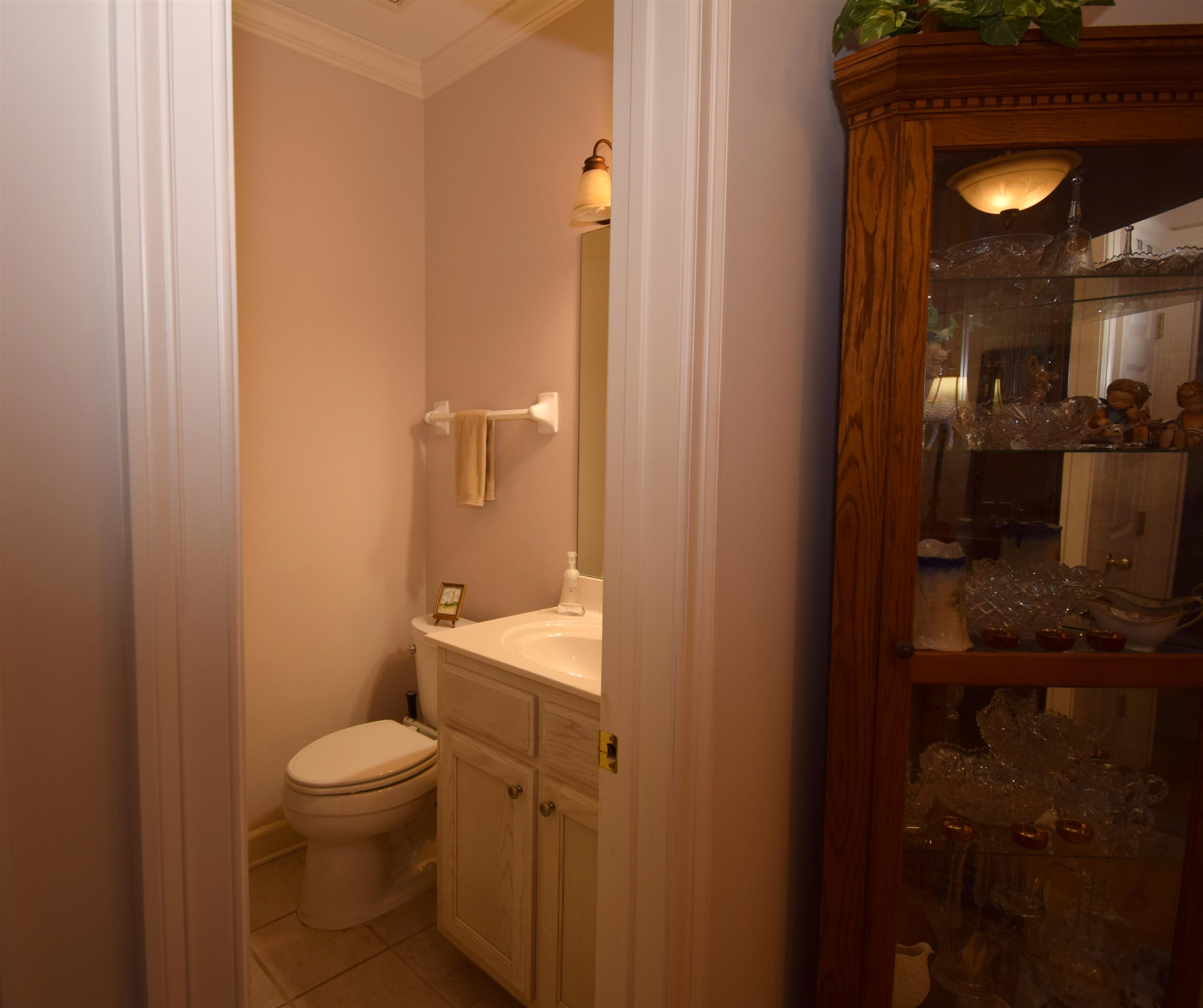 945 WARWICK OAKS LN N