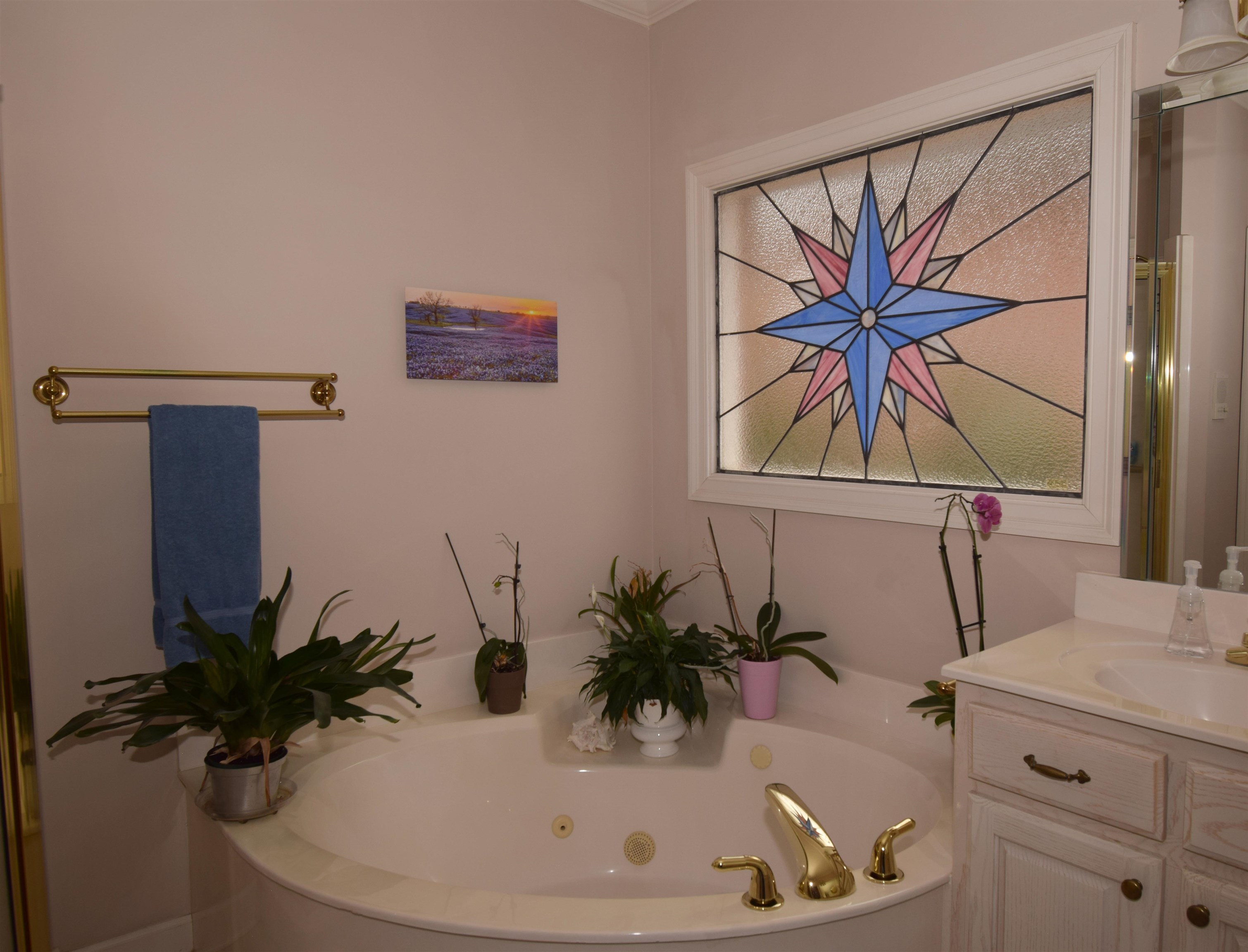 945 WARWICK OAKS LN N