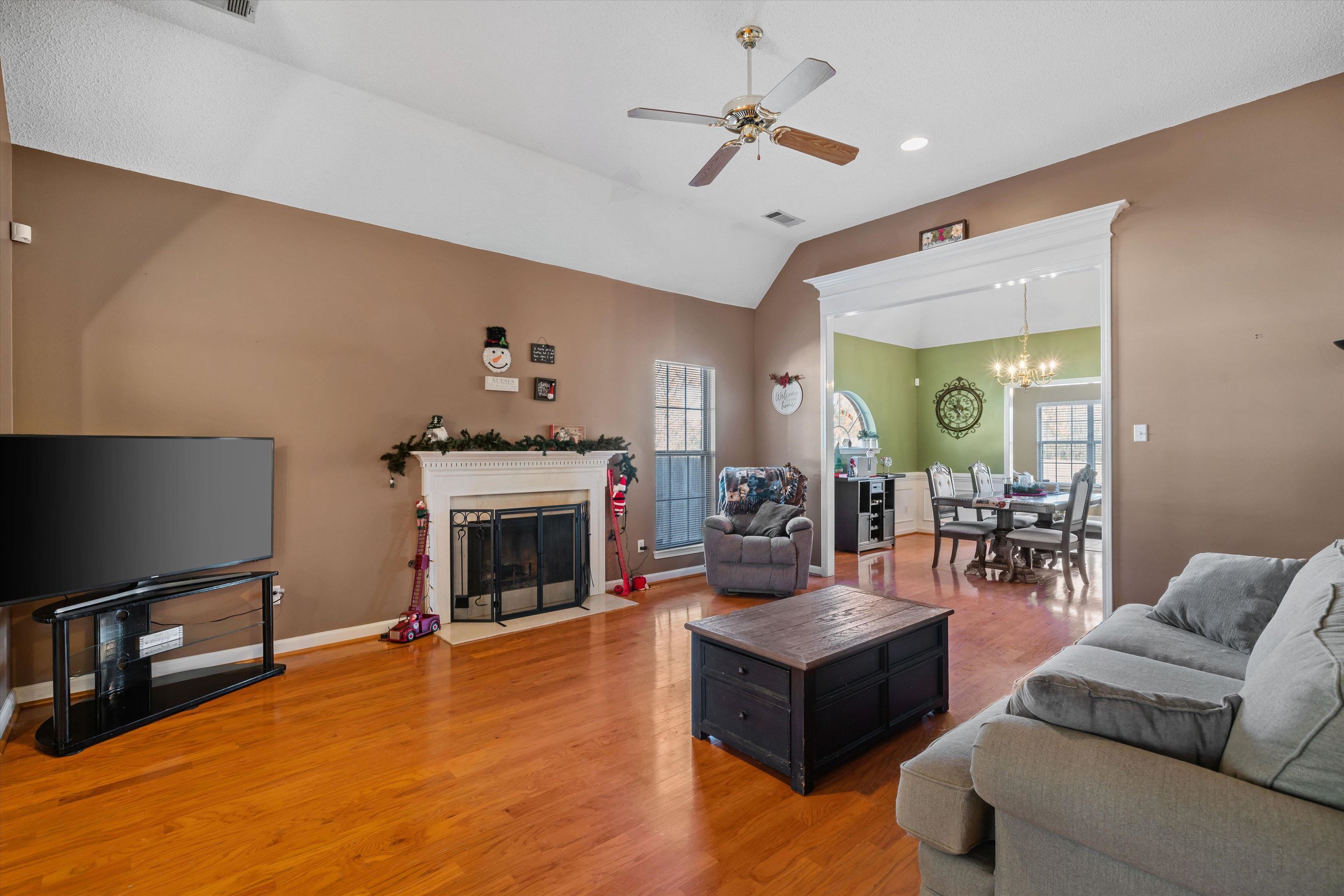 4140 PERSIMMON HILL CV