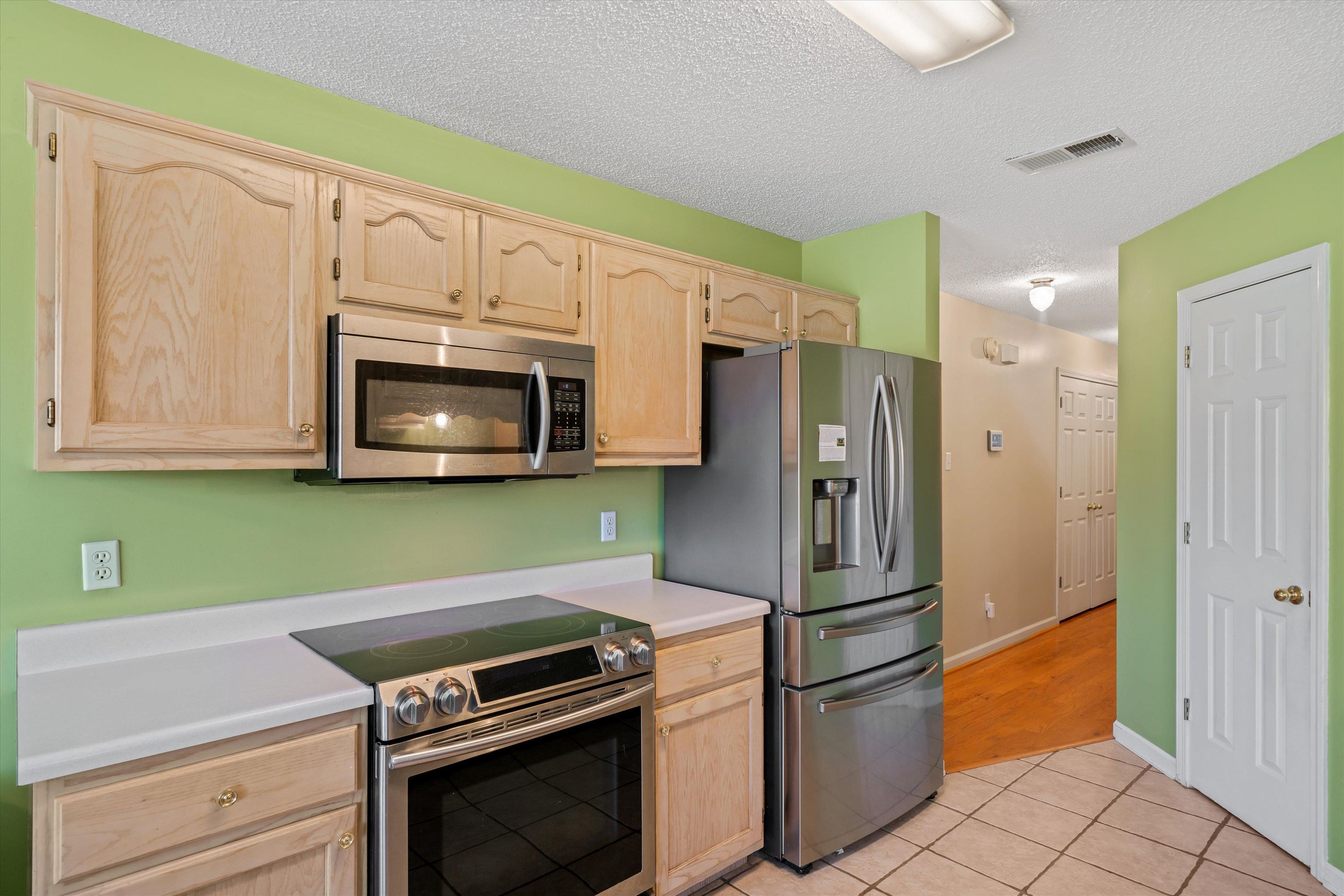 4140 PERSIMMON HILL CV