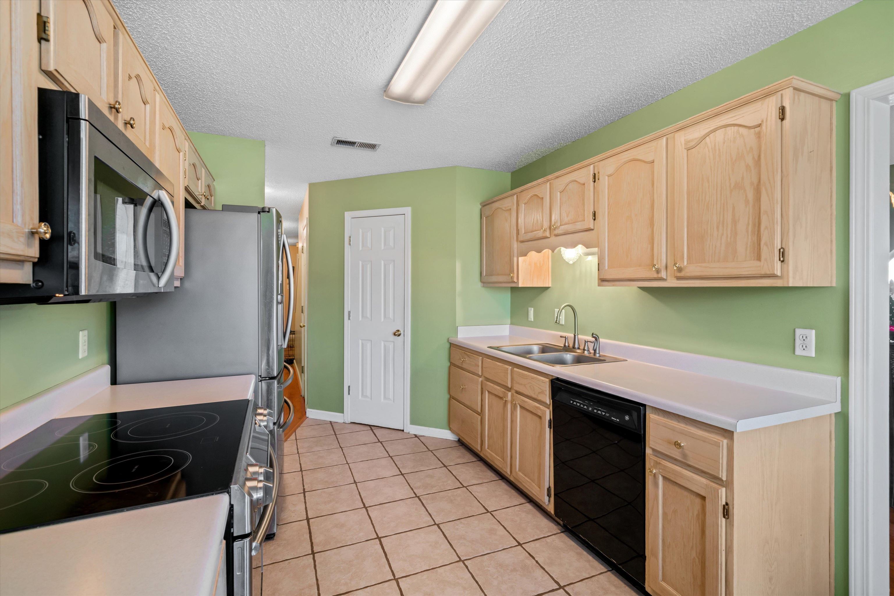 4140 PERSIMMON HILL CV