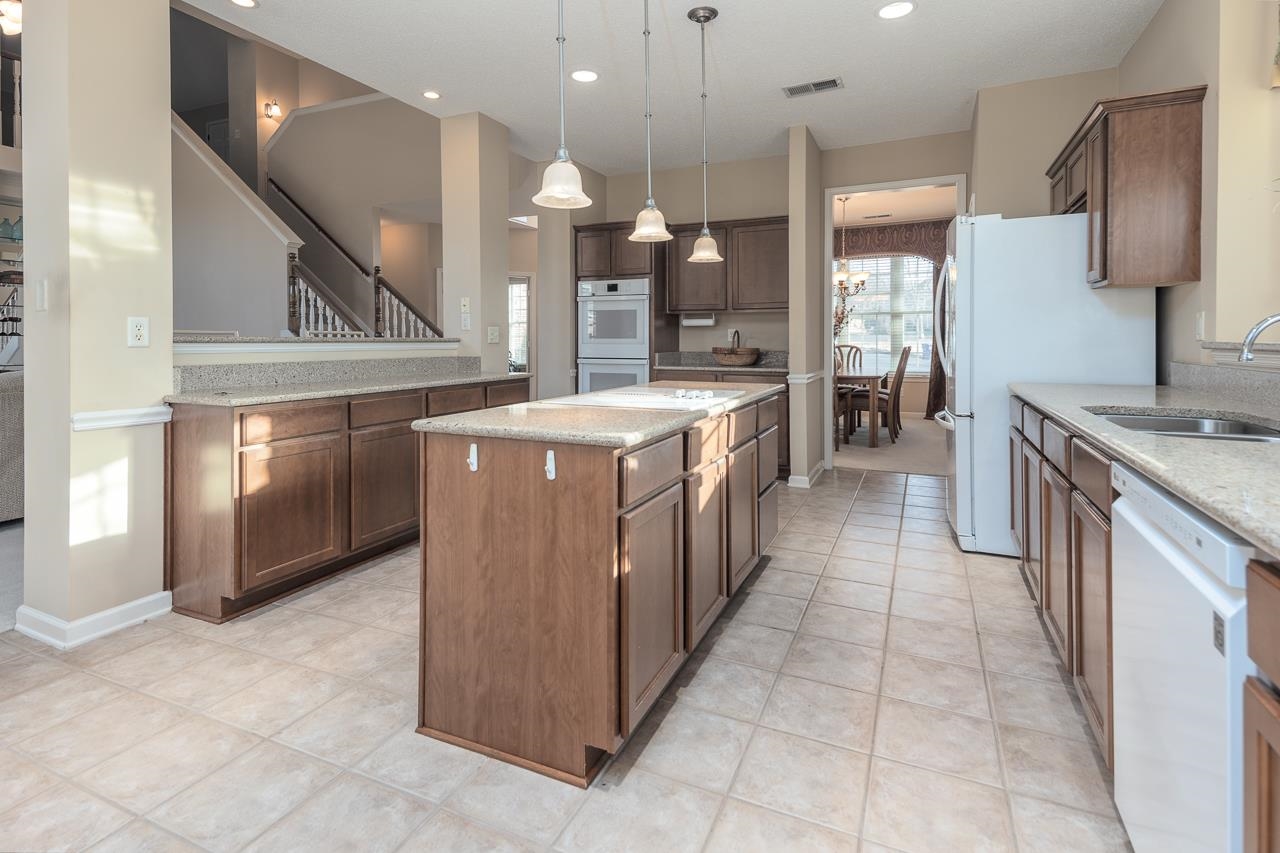 4073 PELICAN HILL CV