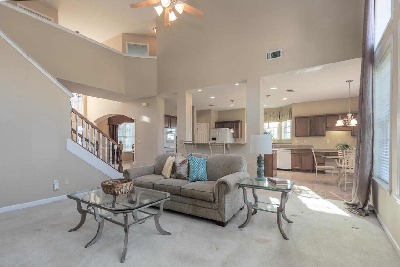 4073 PELICAN HILL CV