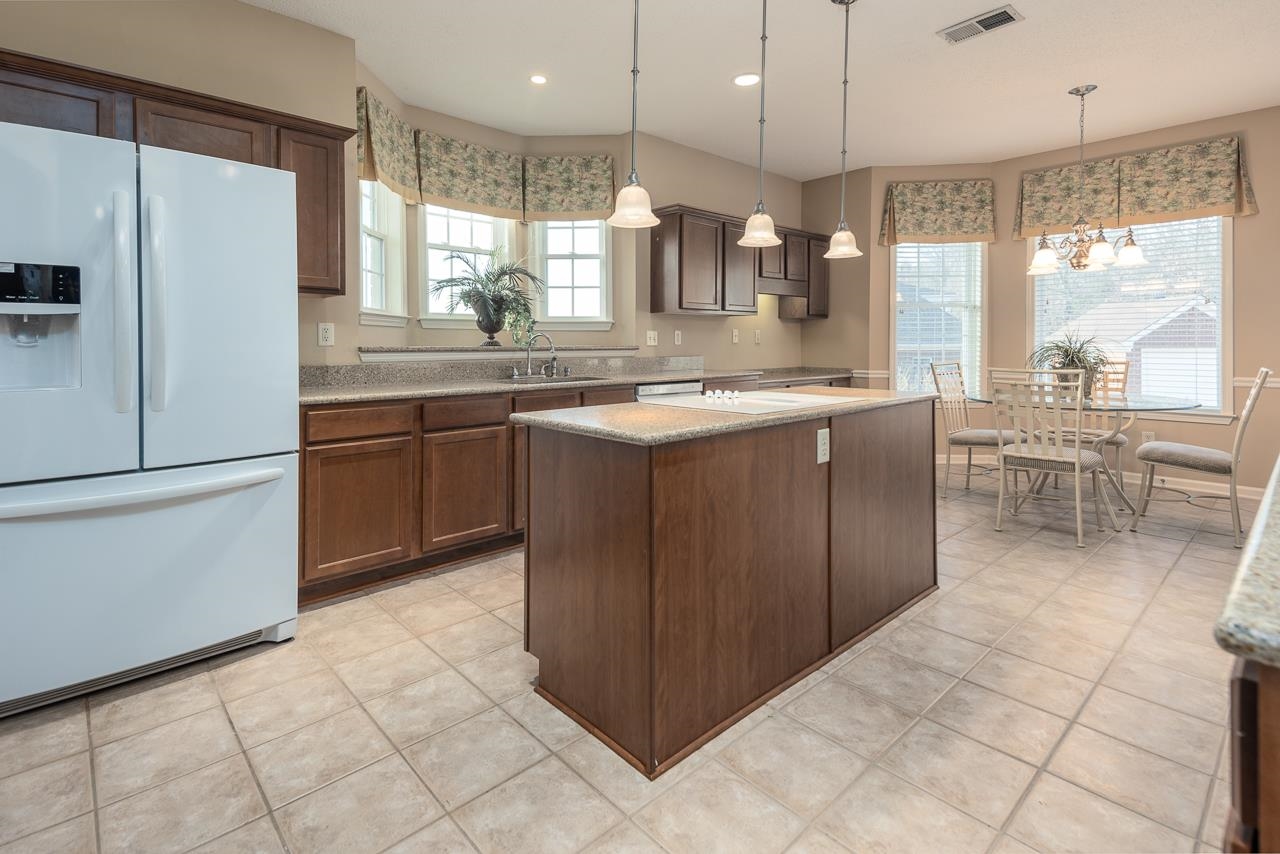 4073 PELICAN HILL CV