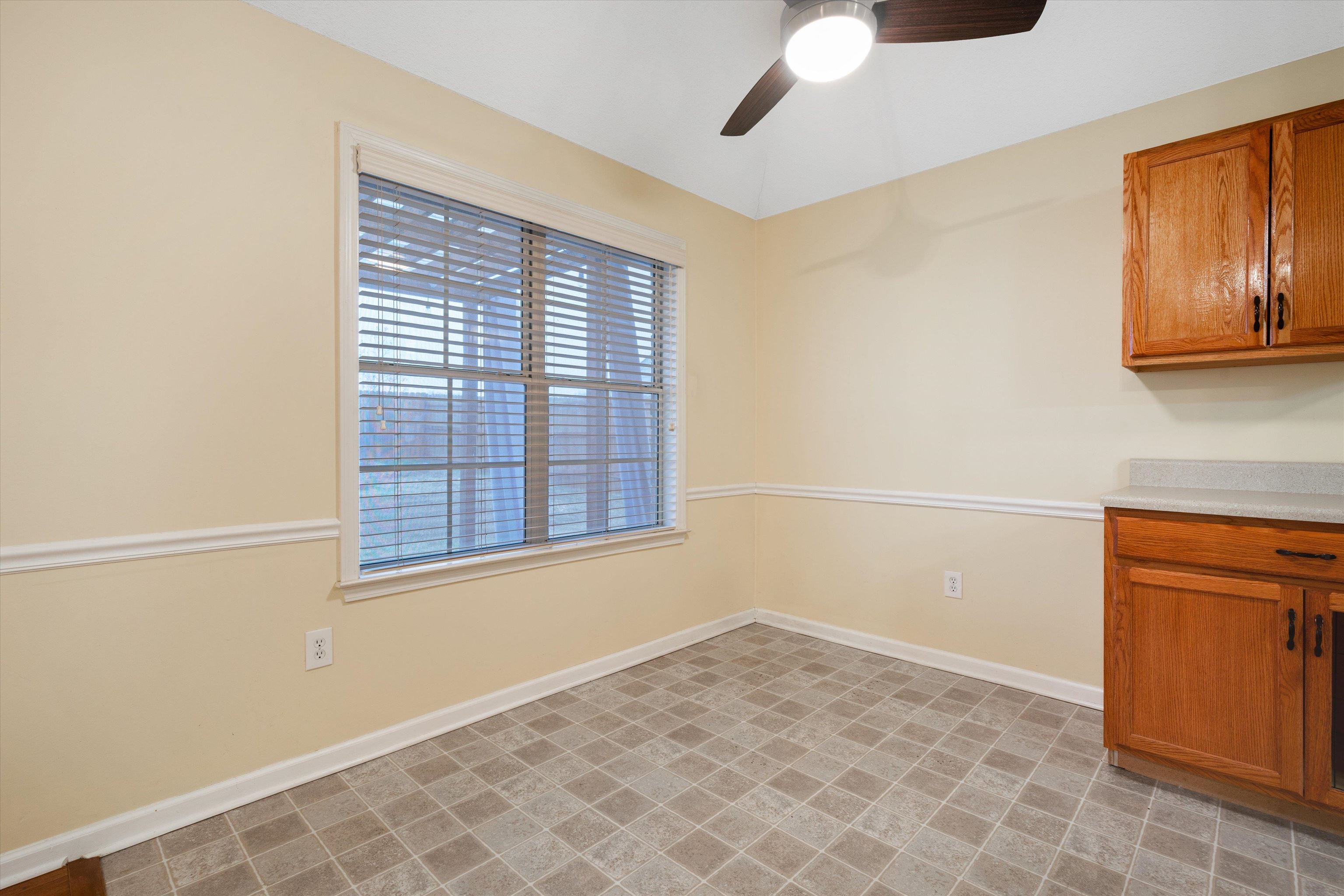 35 CAITLYN GENEVA CV