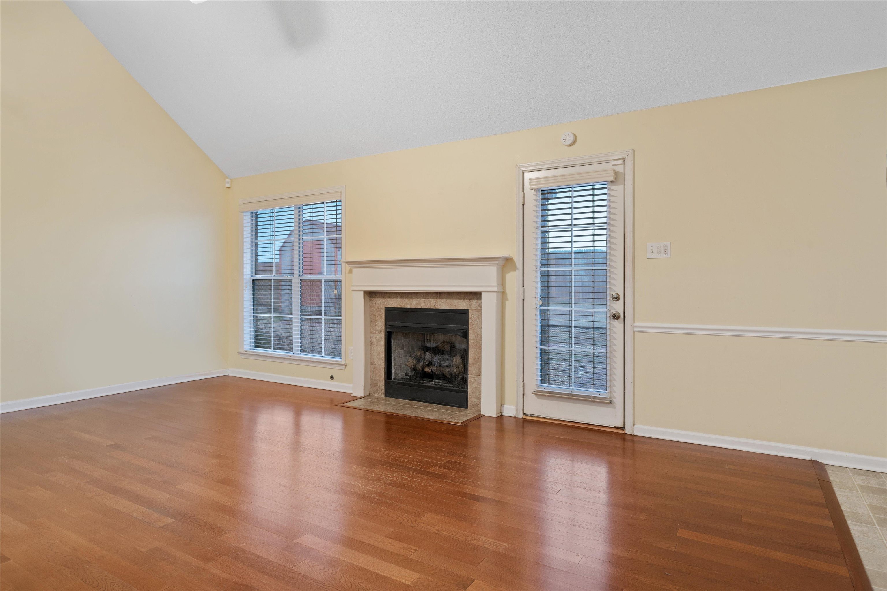 35 CAITLYN GENEVA CV