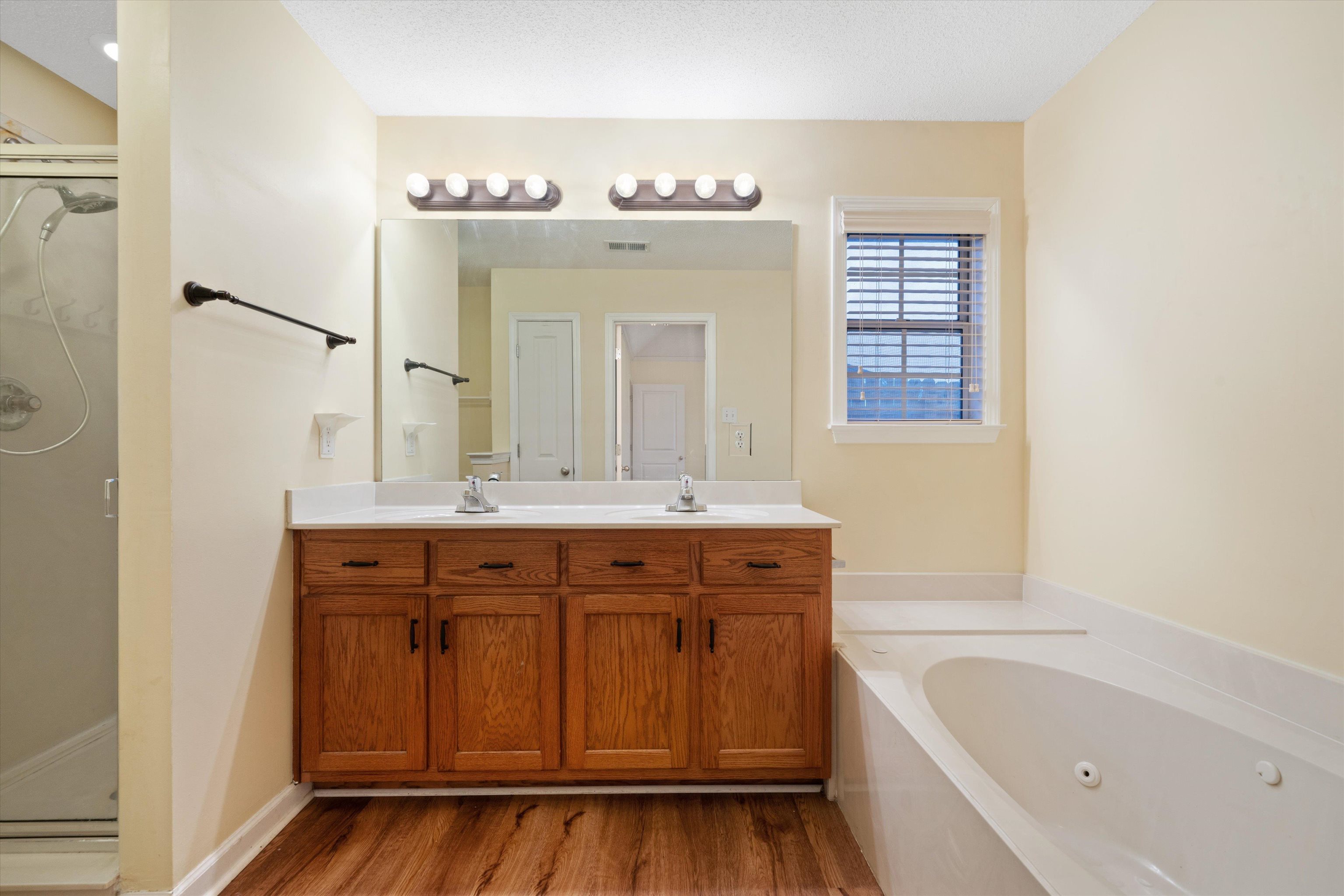 35 CAITLYN GENEVA CV