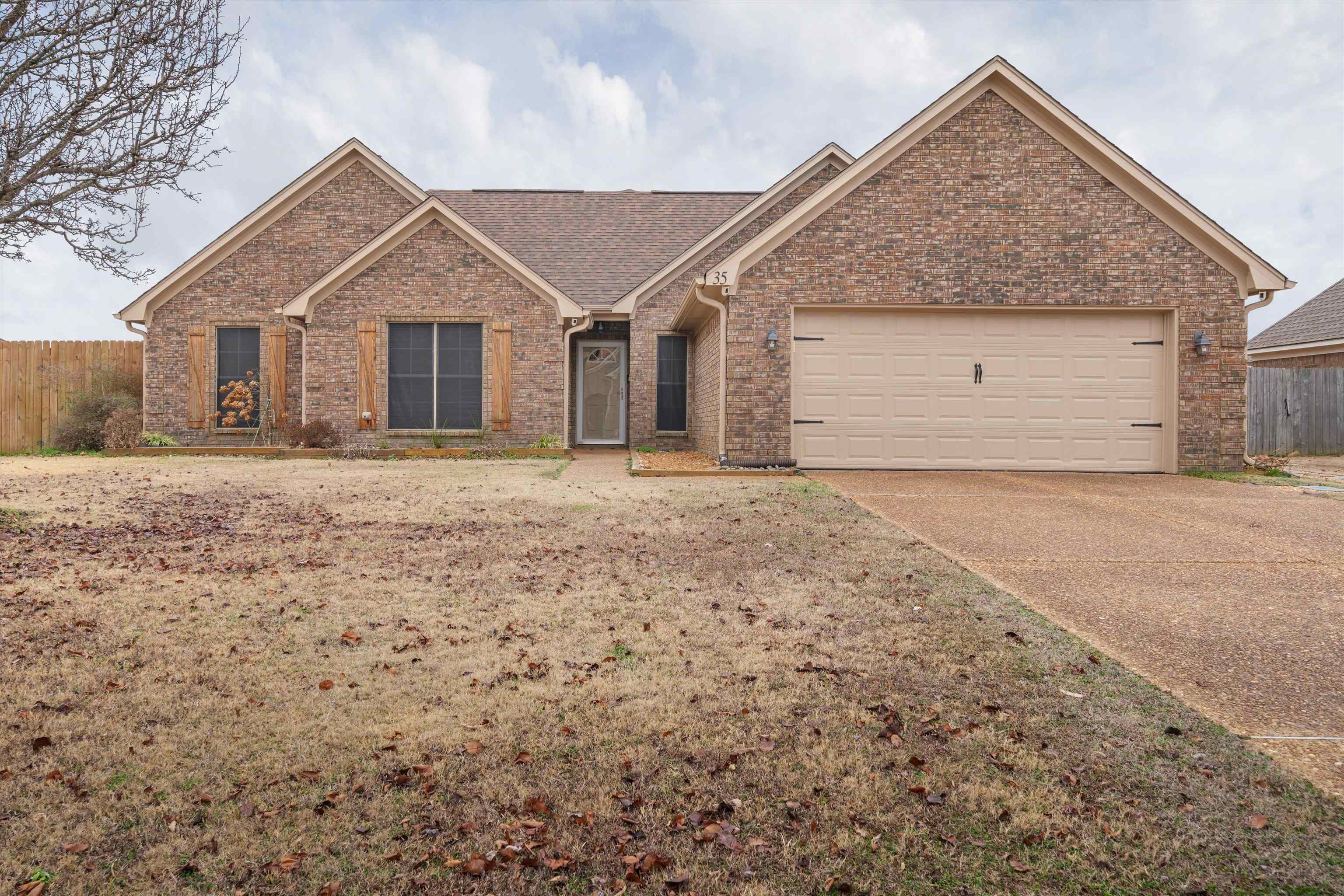 35 CAITLYN GENEVA CV