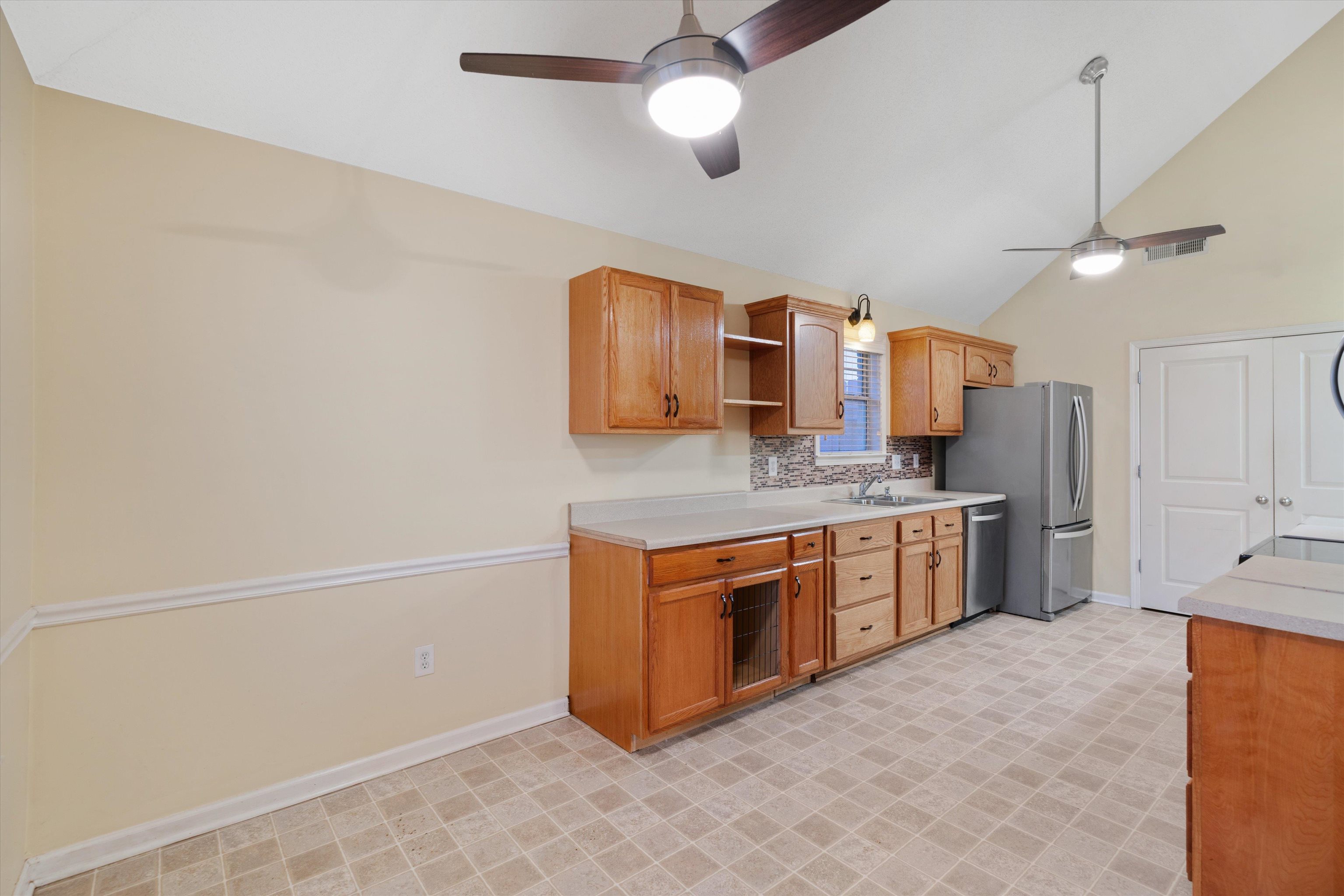 35 CAITLYN GENEVA CV