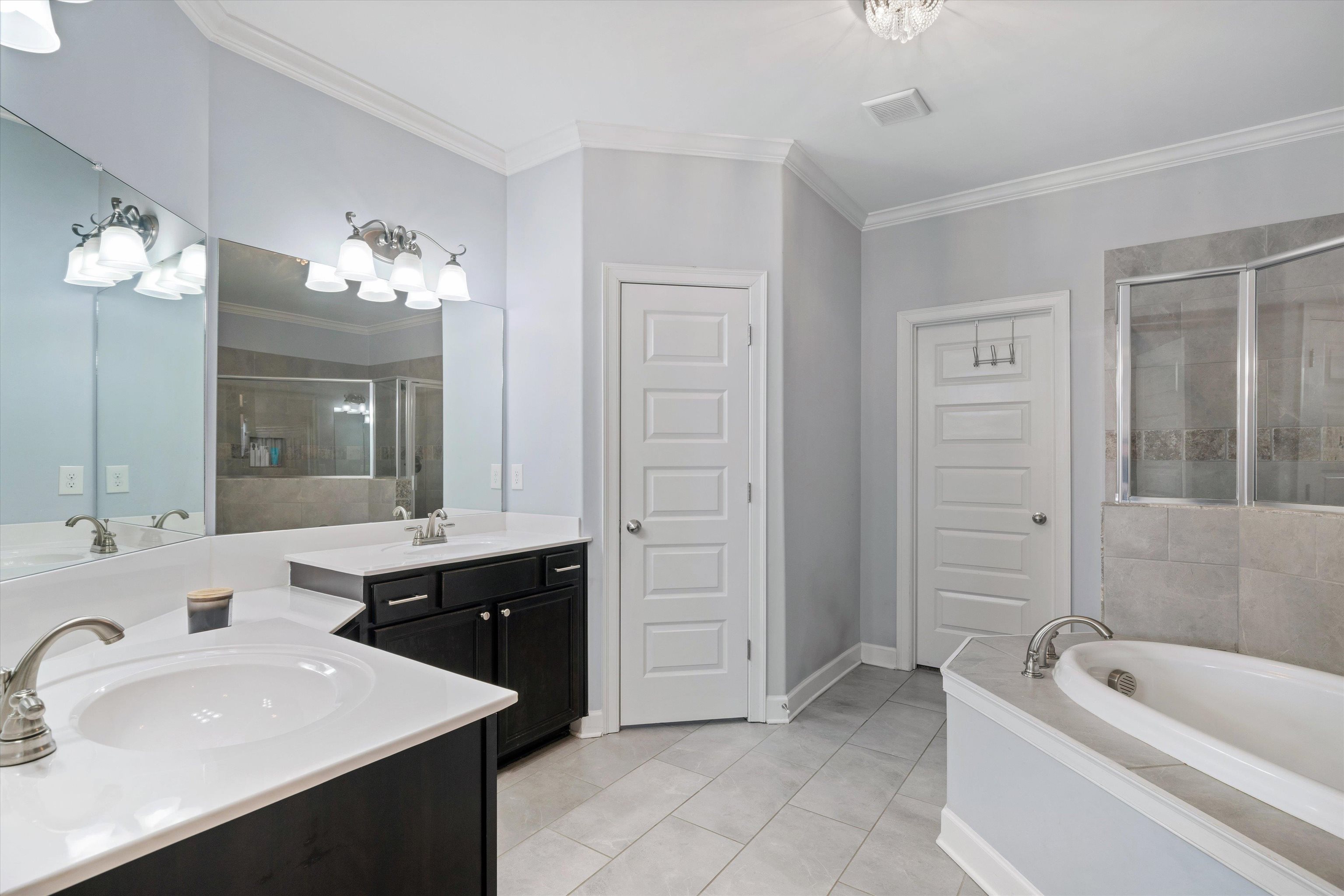 225 COUNTRY BROOK DR