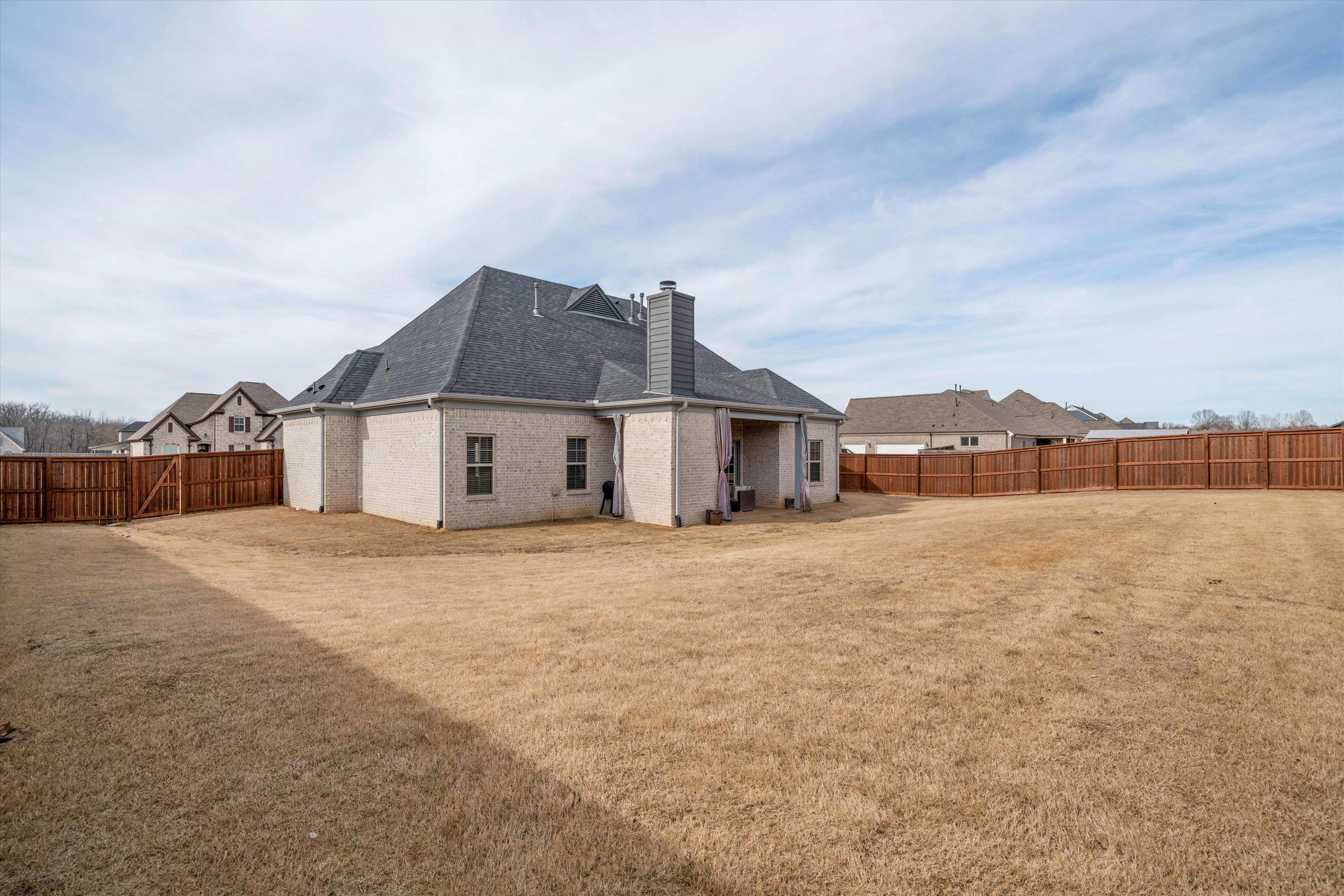 225 COUNTRY BROOK DR