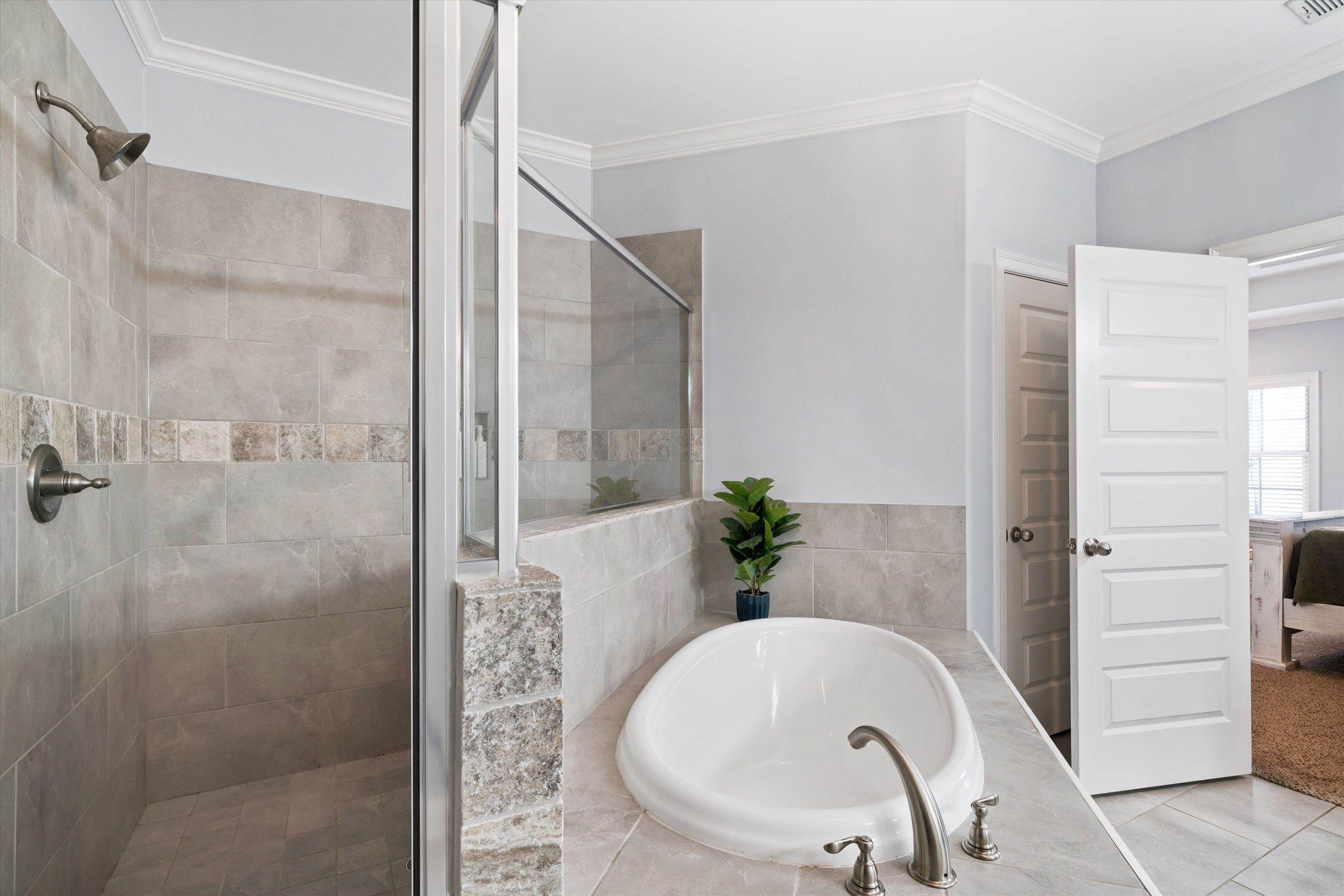 225 COUNTRY BROOK DR