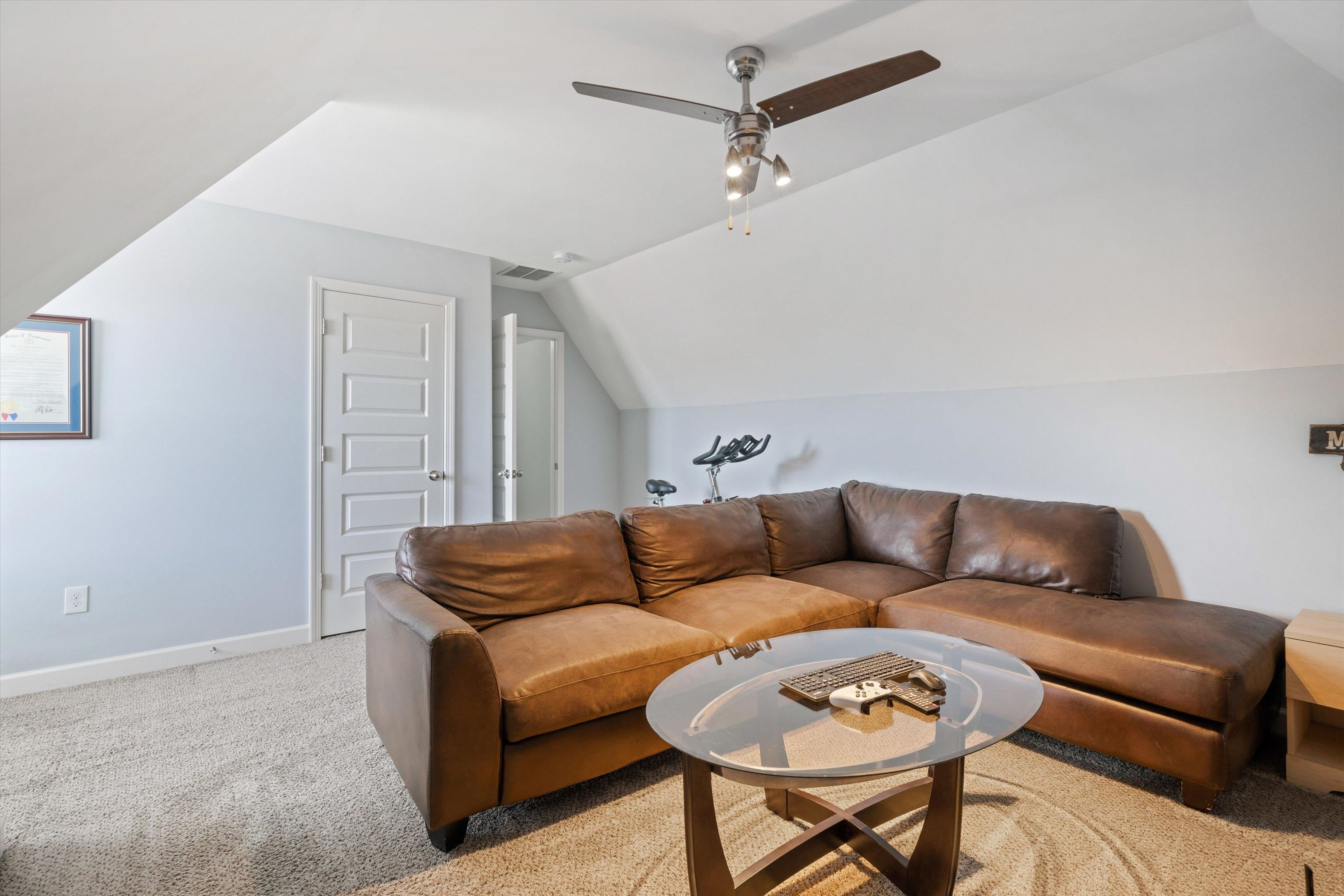 225 COUNTRY BROOK DR