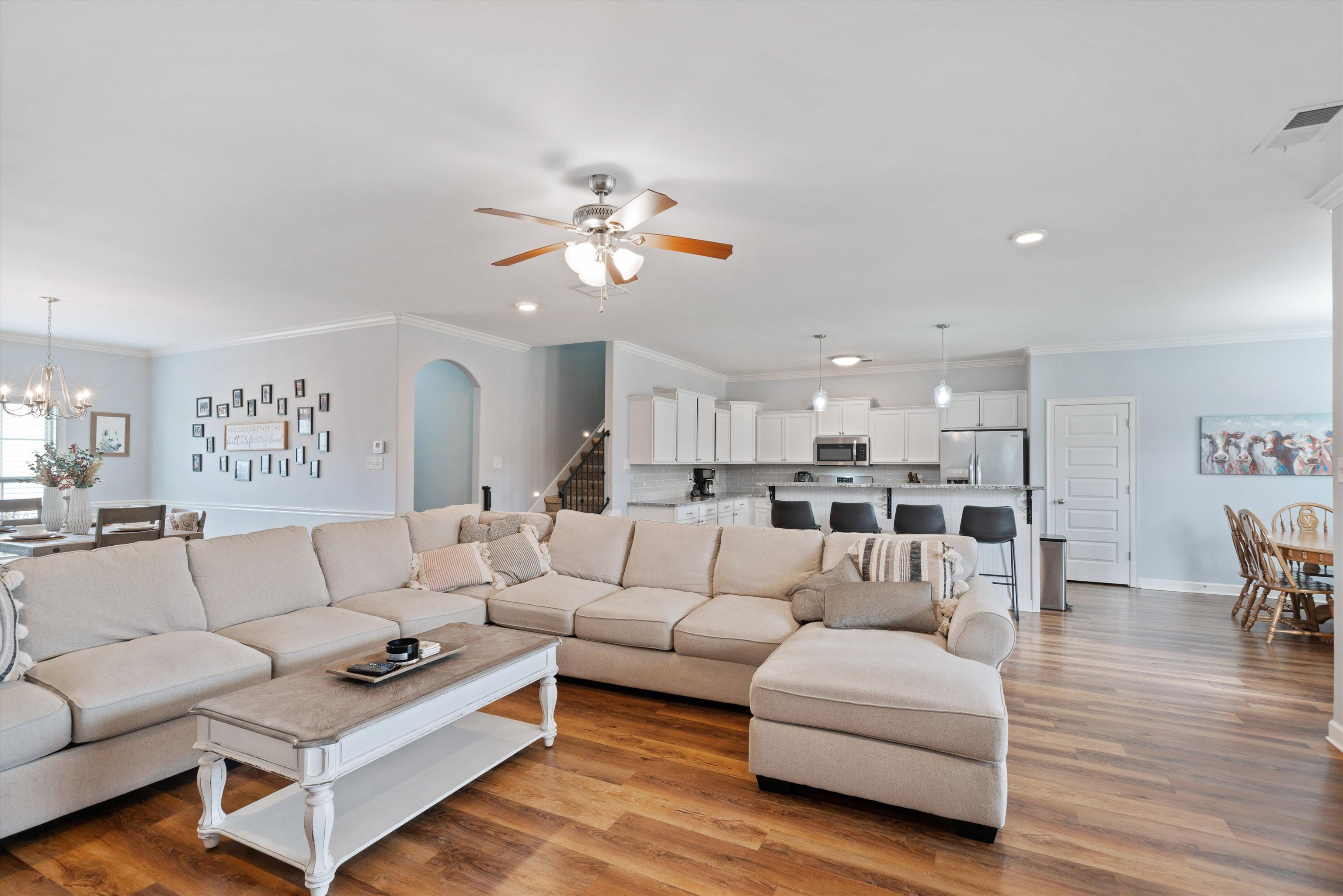 225 COUNTRY BROOK DR