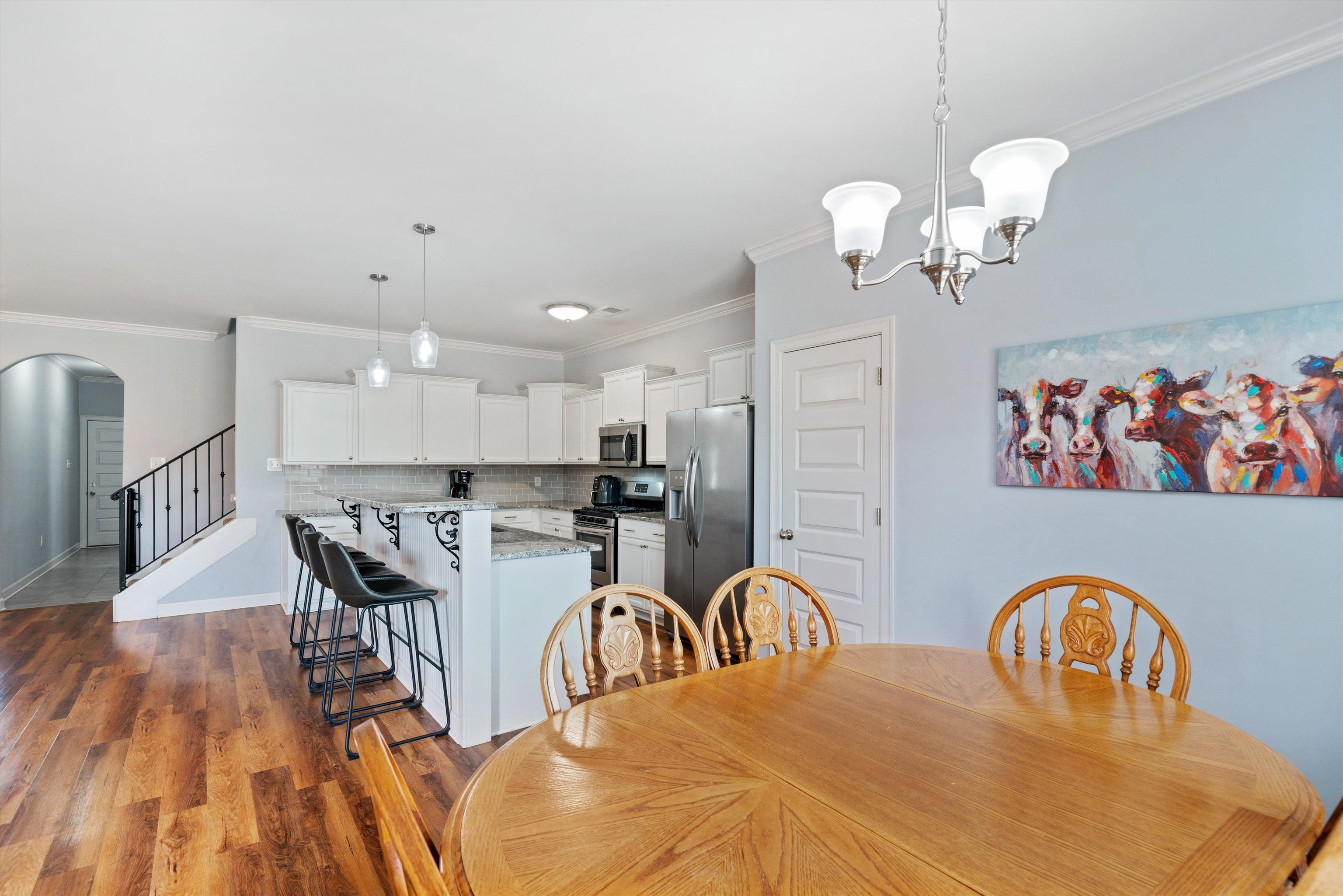 225 COUNTRY BROOK DR