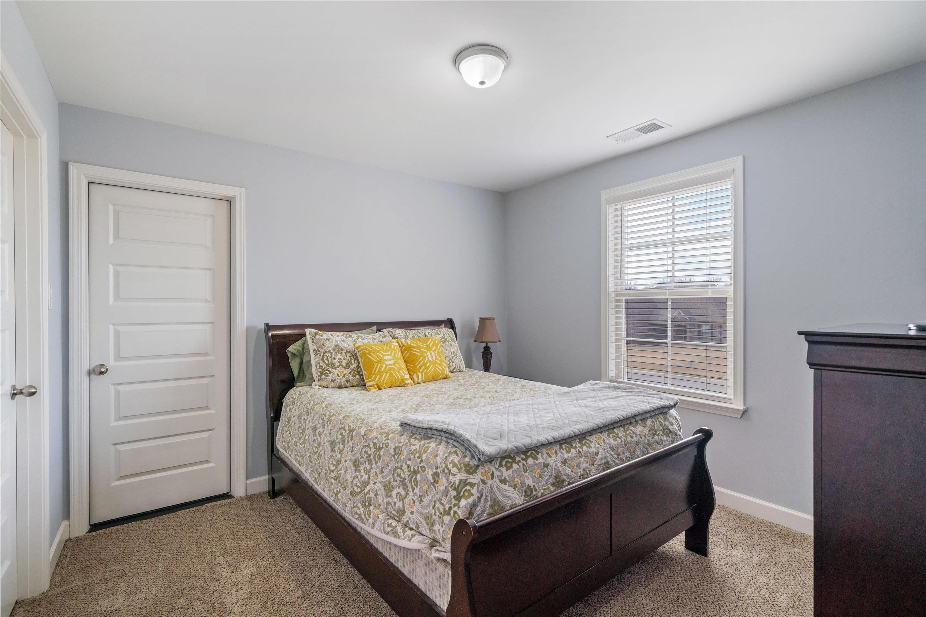 225 COUNTRY BROOK DR