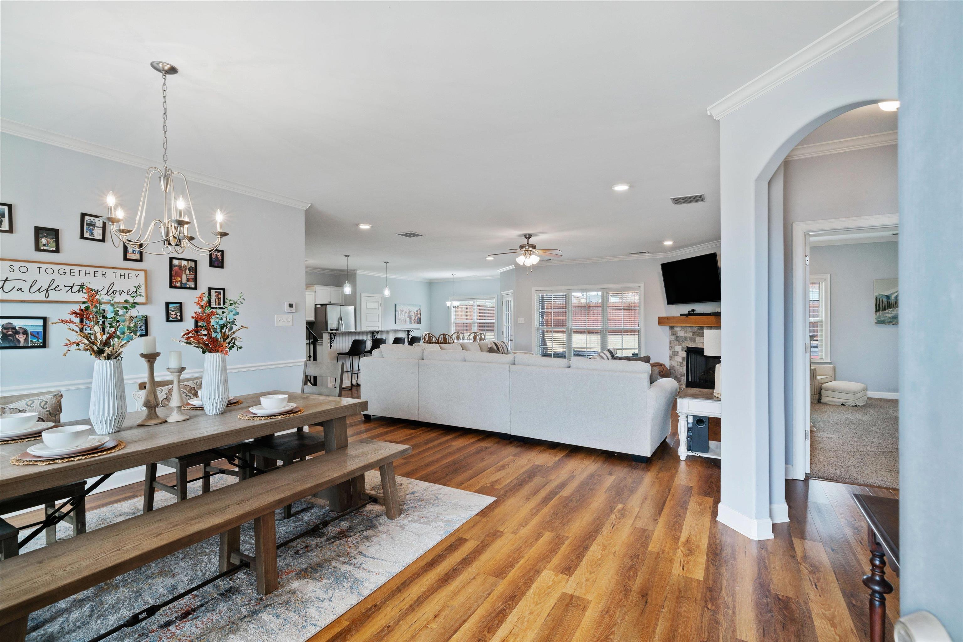 225 COUNTRY BROOK DR