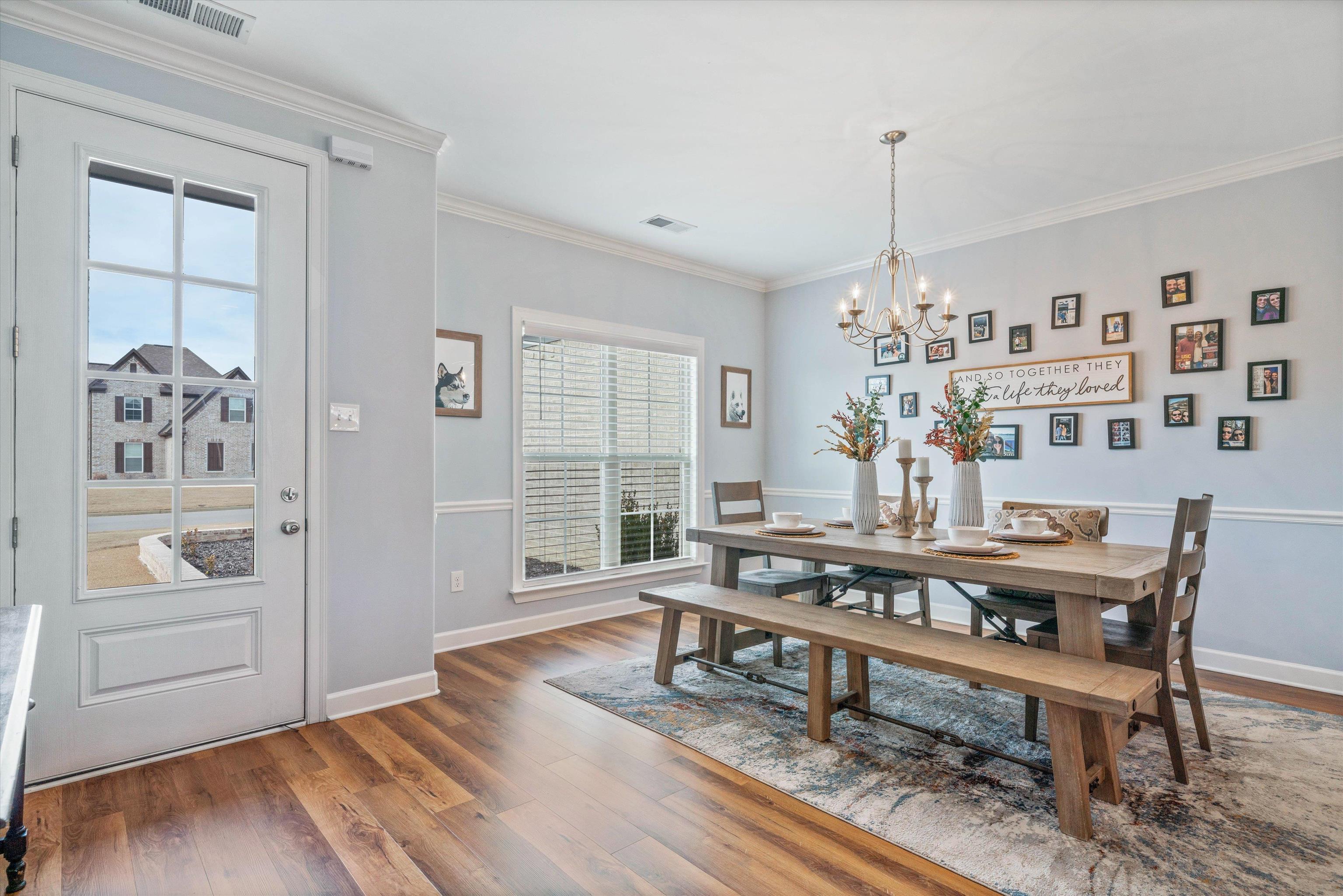 225 COUNTRY BROOK DR