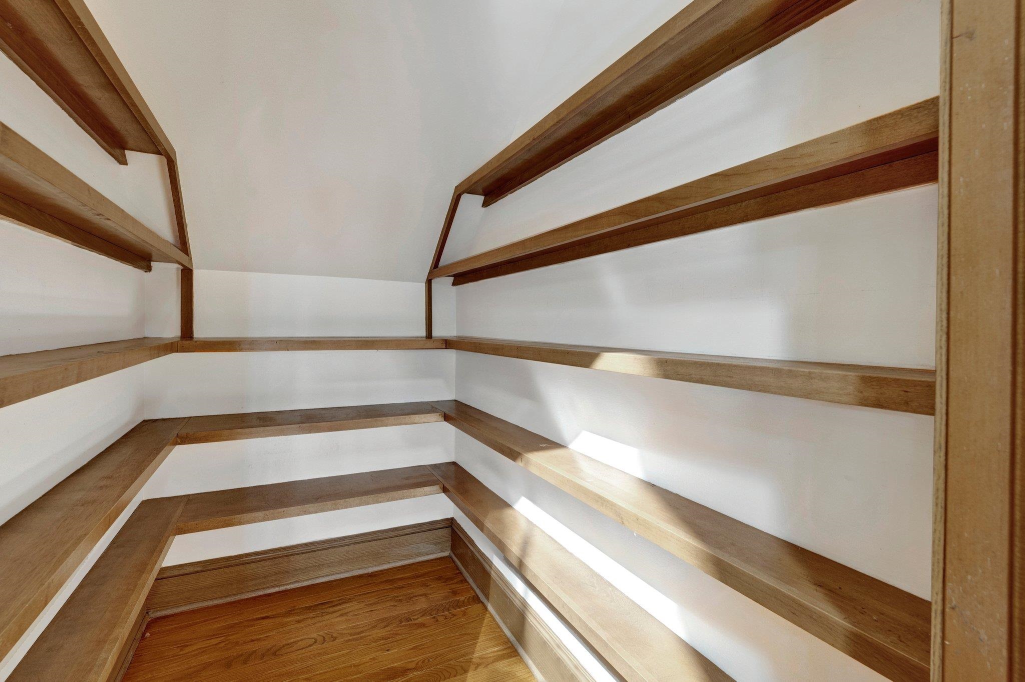 2838 E LEVEE OAKS DR