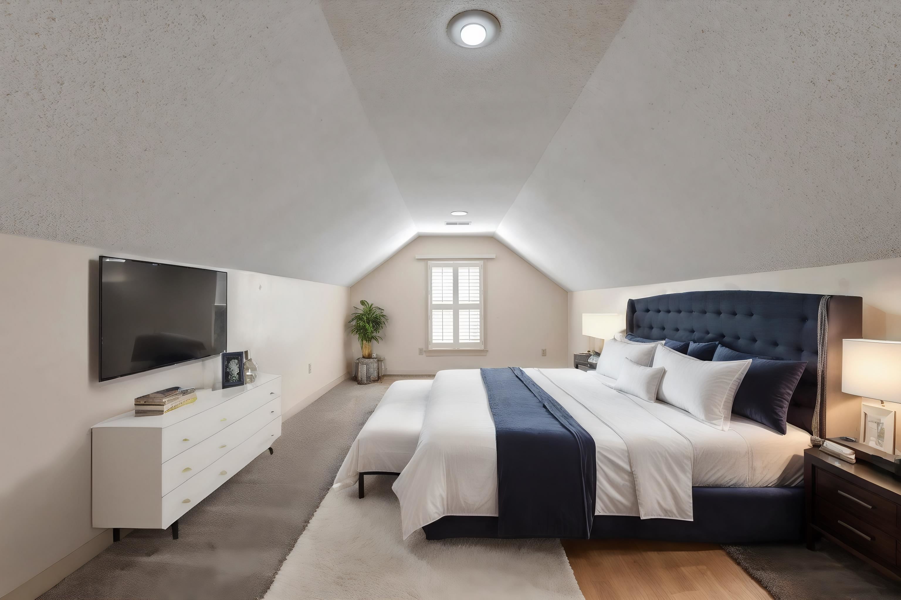 2838 E LEVEE OAKS DR