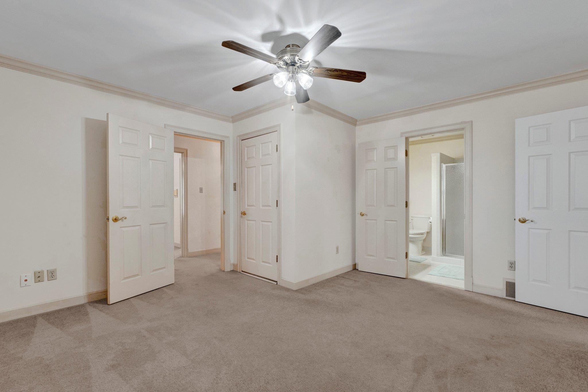 2838 E LEVEE OAKS DR