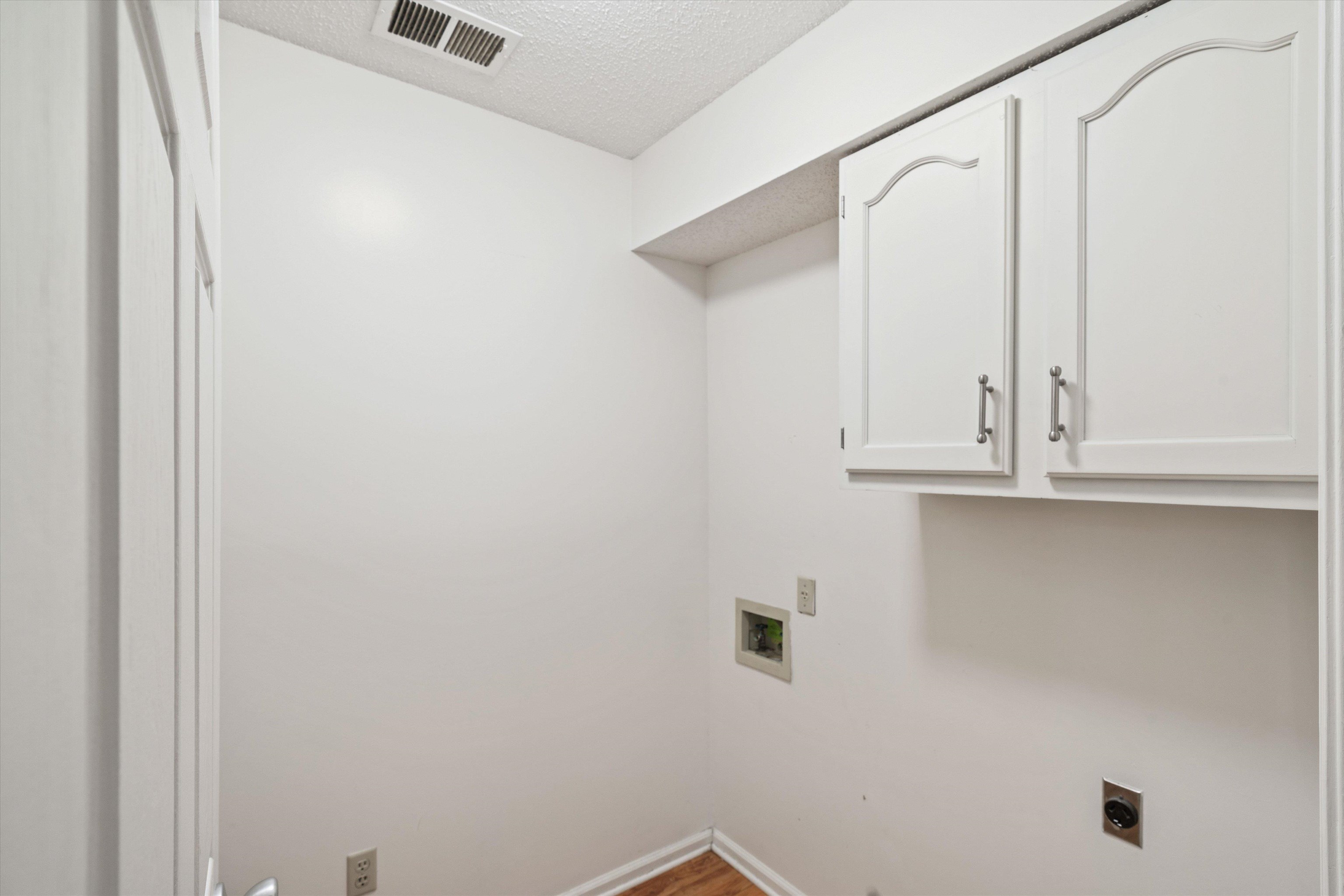 3443 PATRICIA ELLEN DR