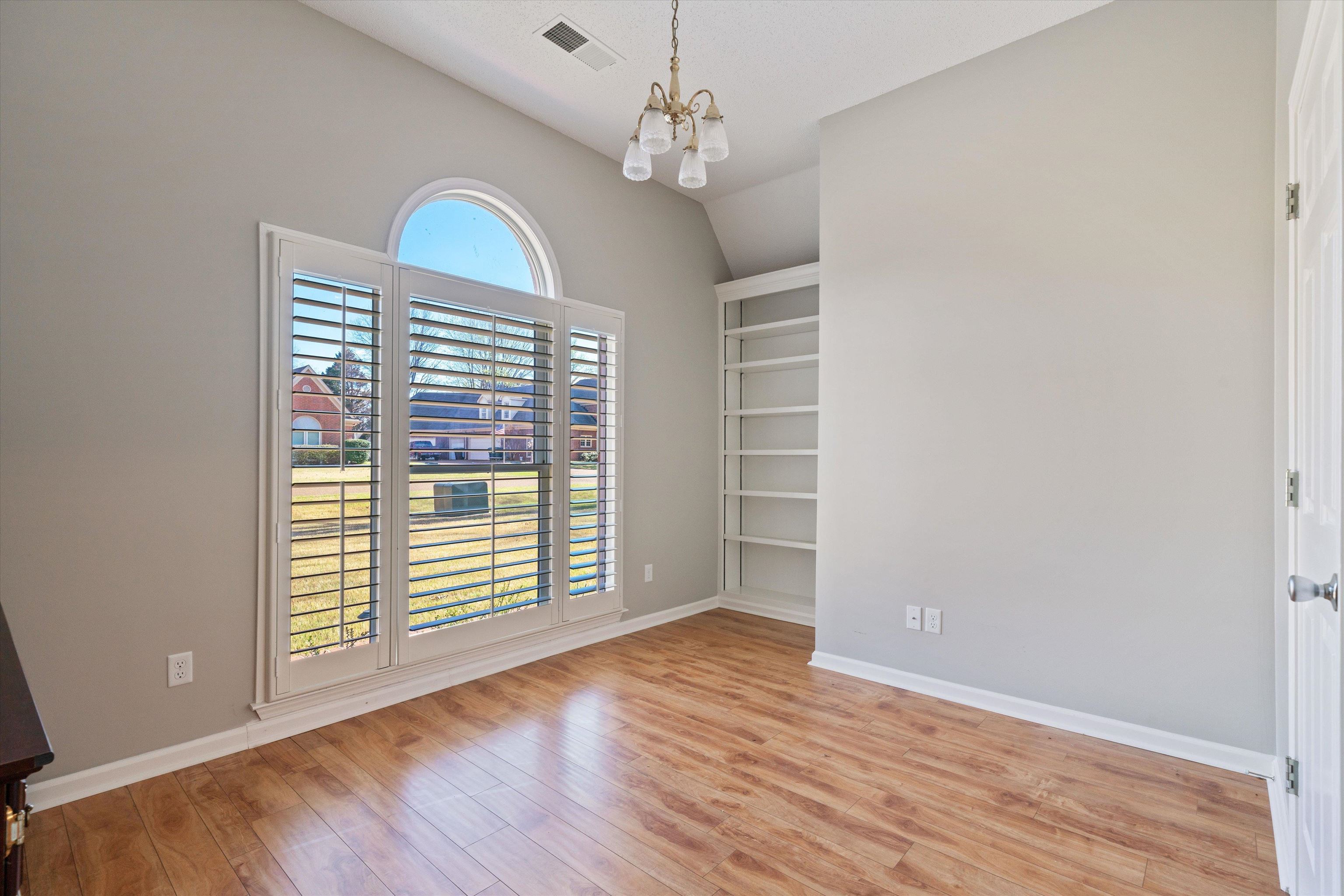 3443 PATRICIA ELLEN DR