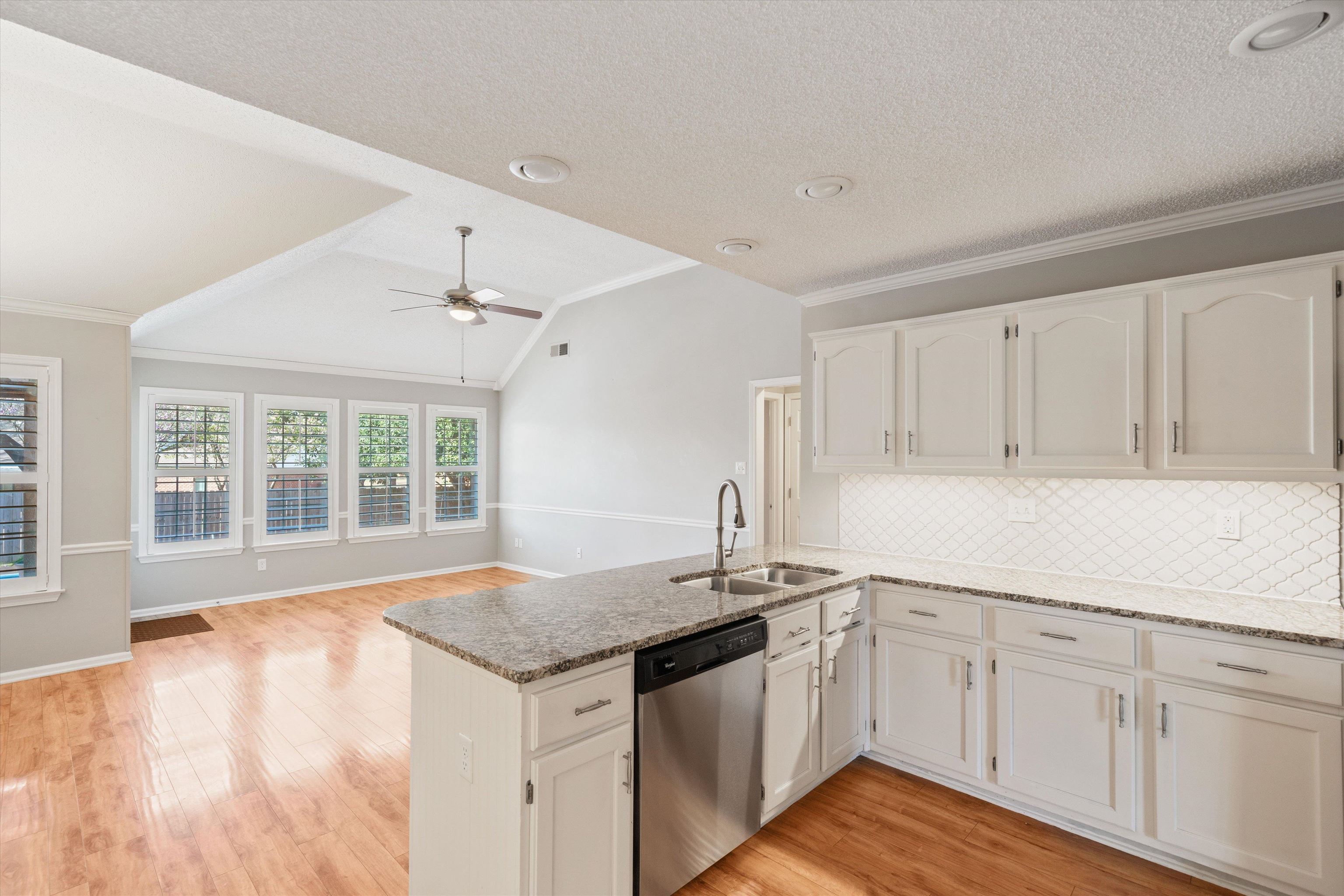 3443 PATRICIA ELLEN DR