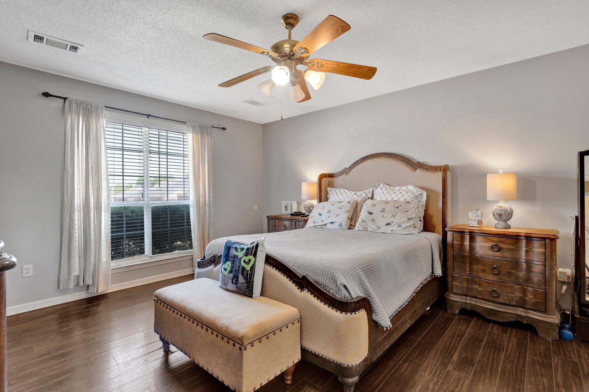 8641 OVERCUP OAKS DR