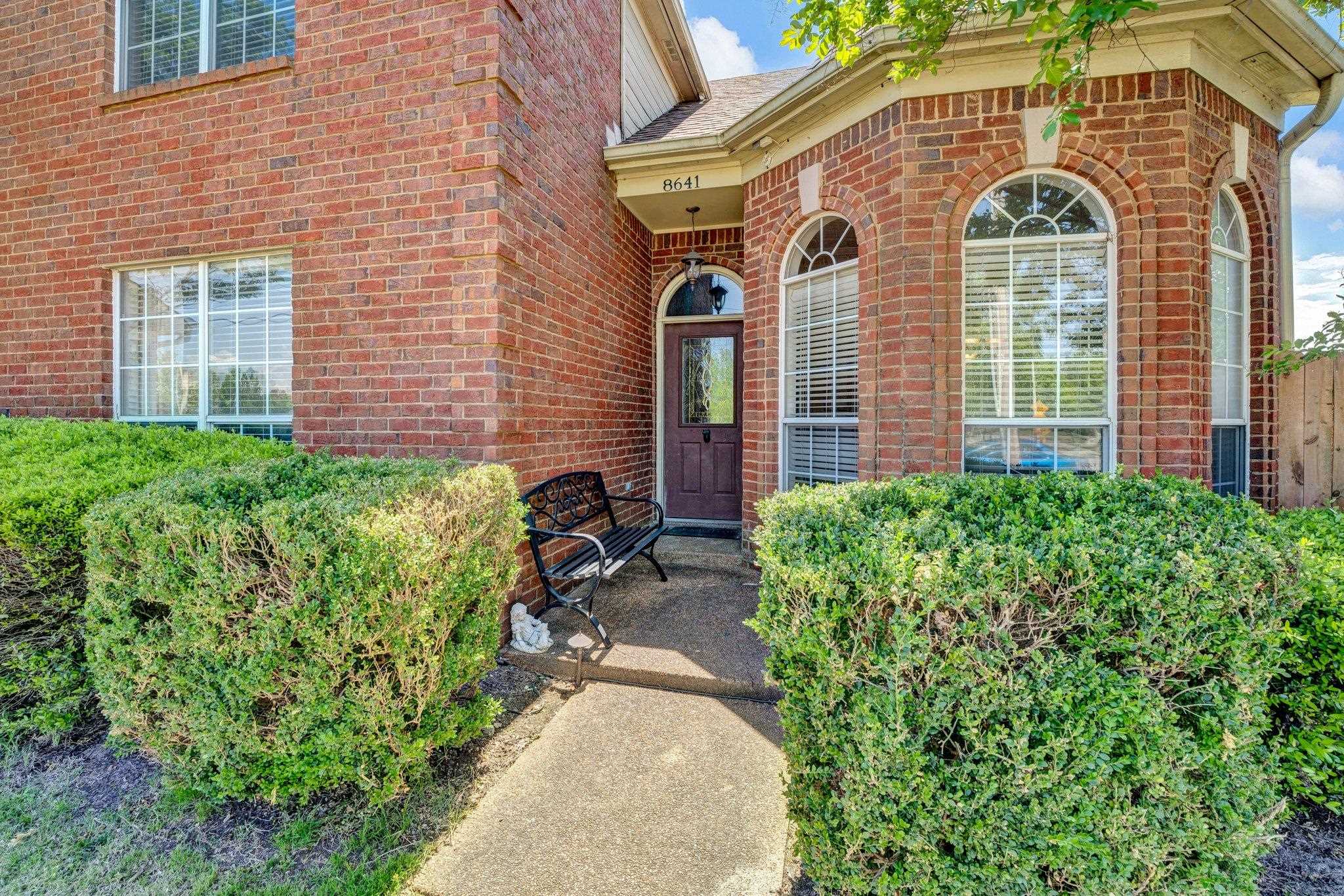 8641 OVERCUP OAKS DR