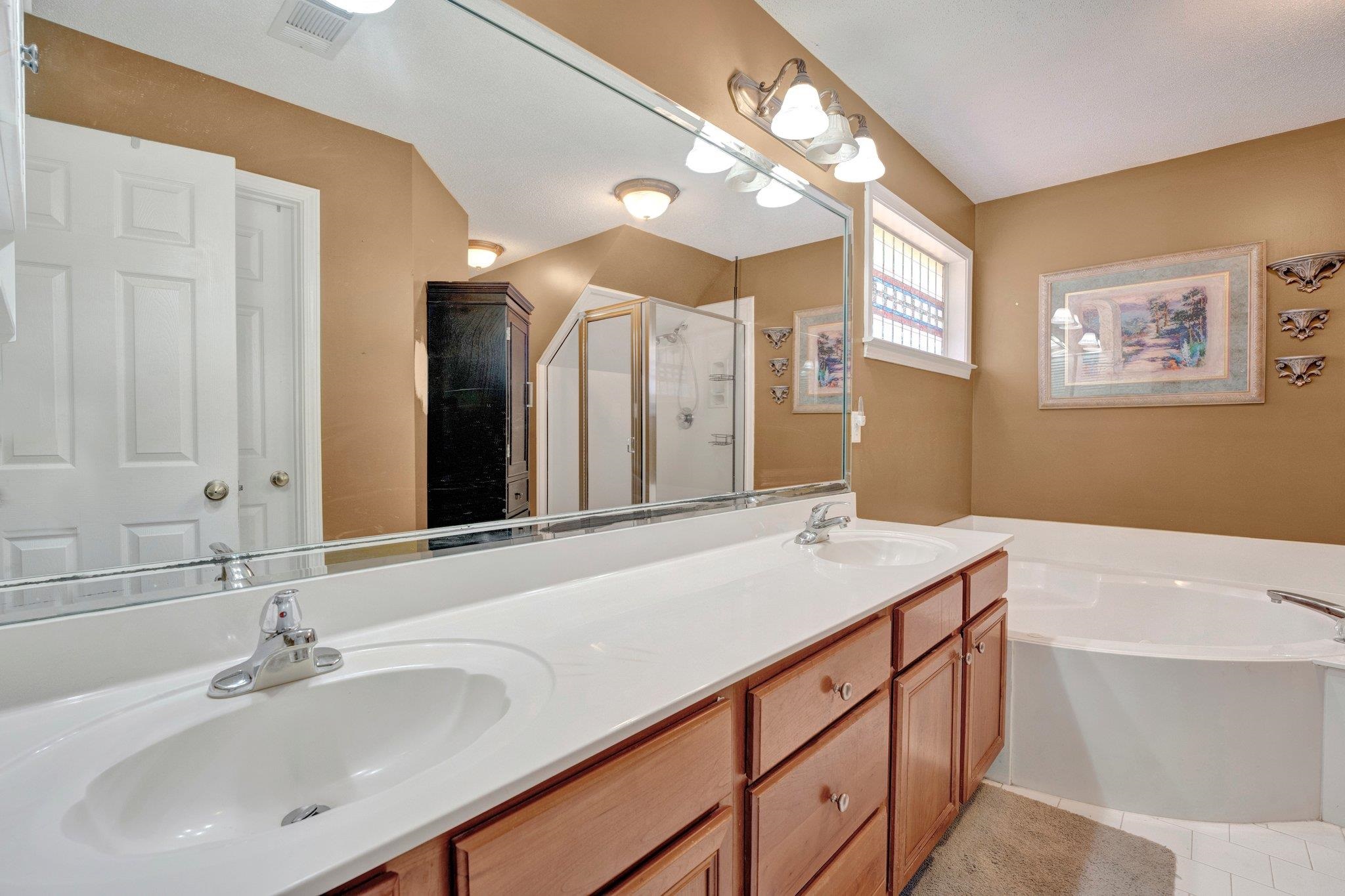 8641 OVERCUP OAKS DR