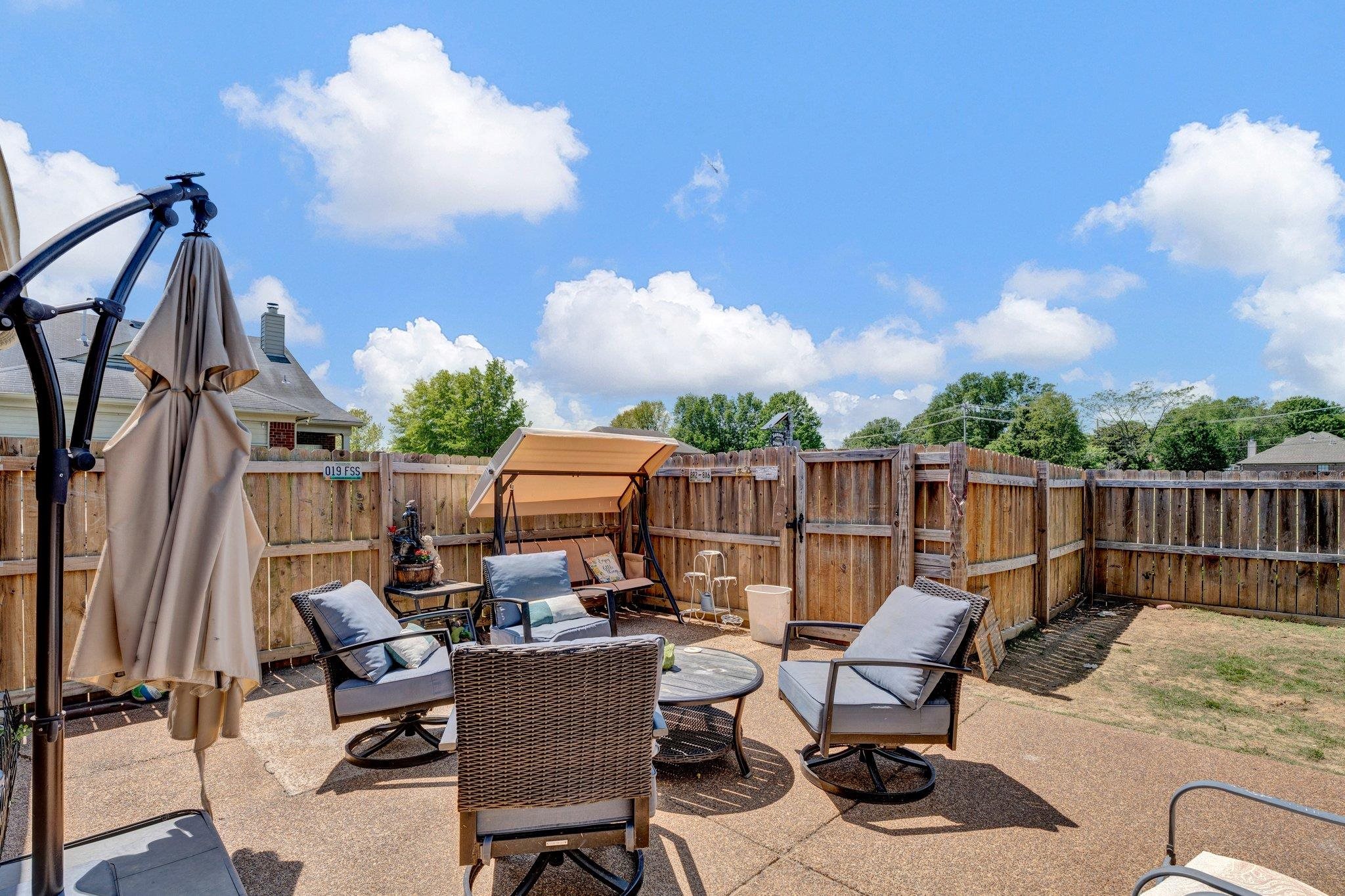 8641 OVERCUP OAKS DR