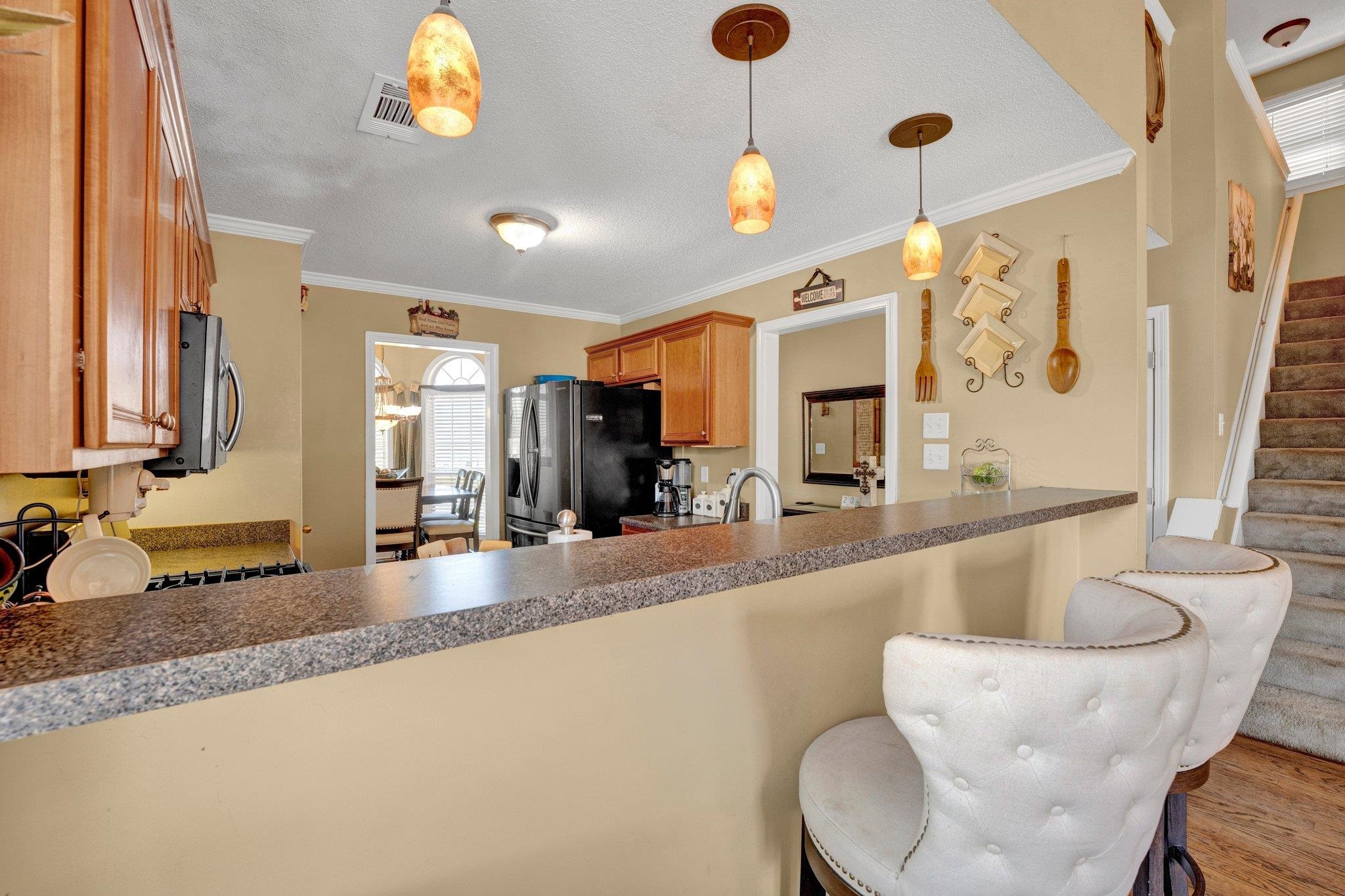 8641 OVERCUP OAKS DR