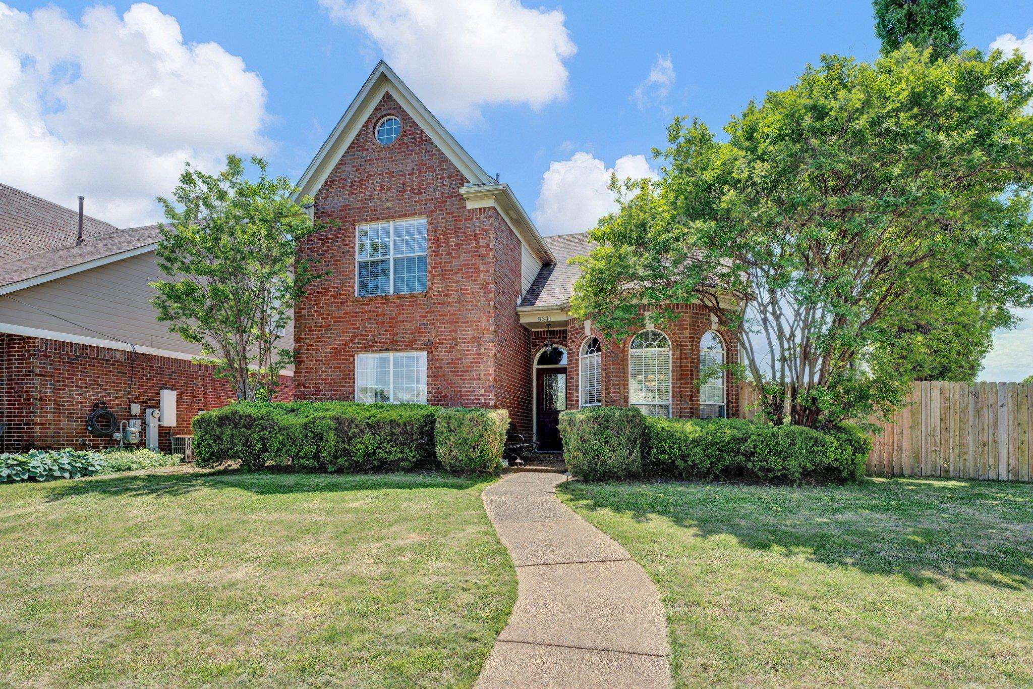 8641 OVERCUP OAKS DR