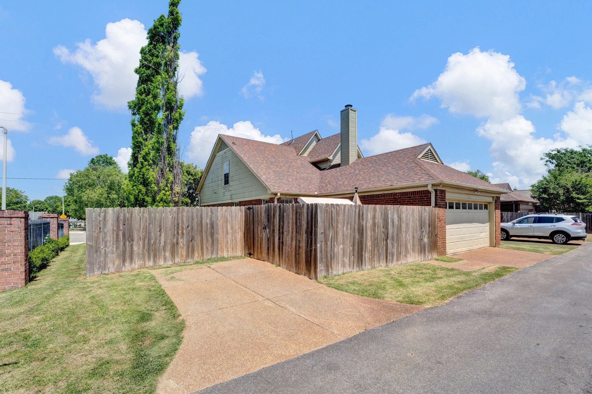 8641 OVERCUP OAKS DR